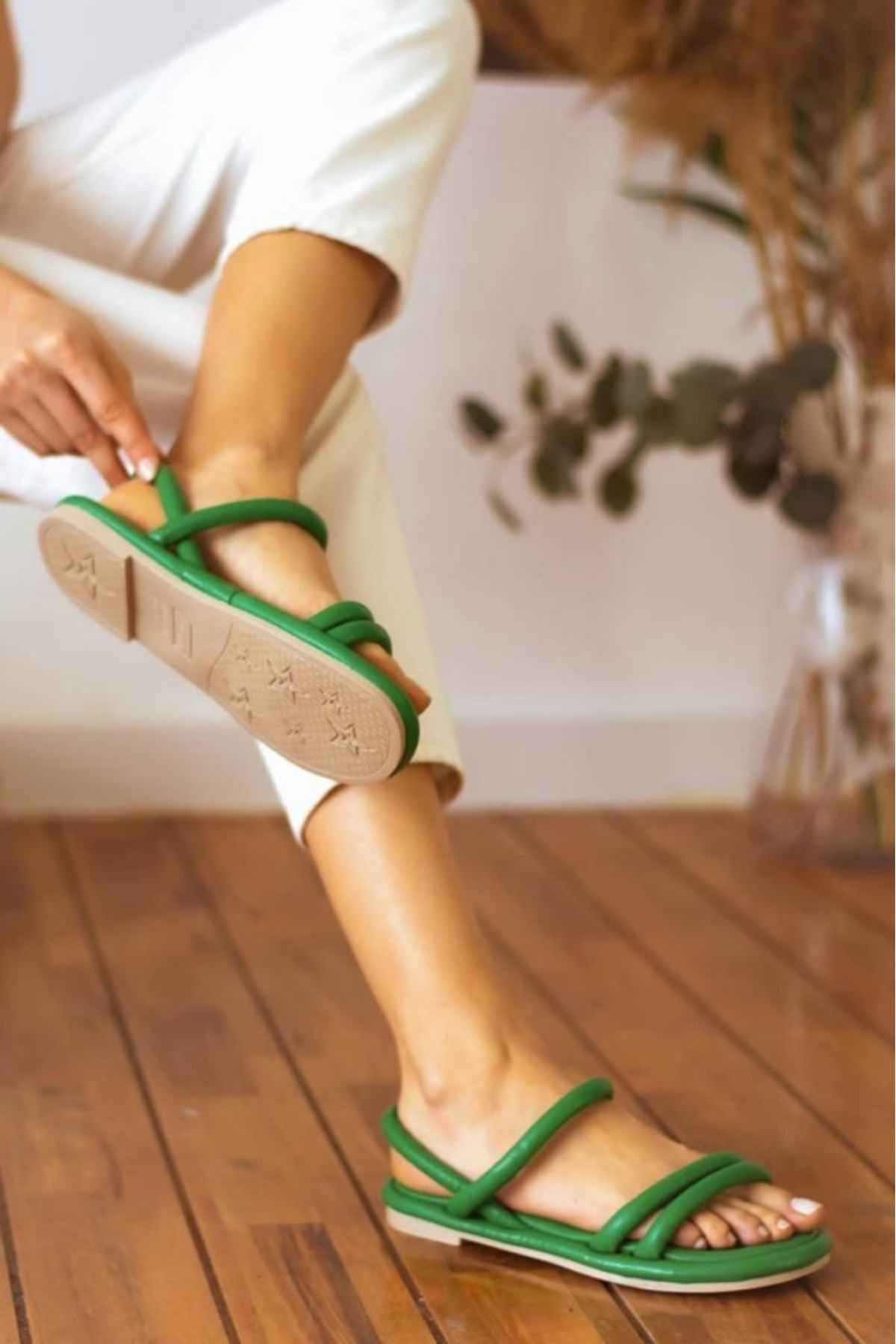 Kasey  Yeşil   İnce Kemerli Sandalet 