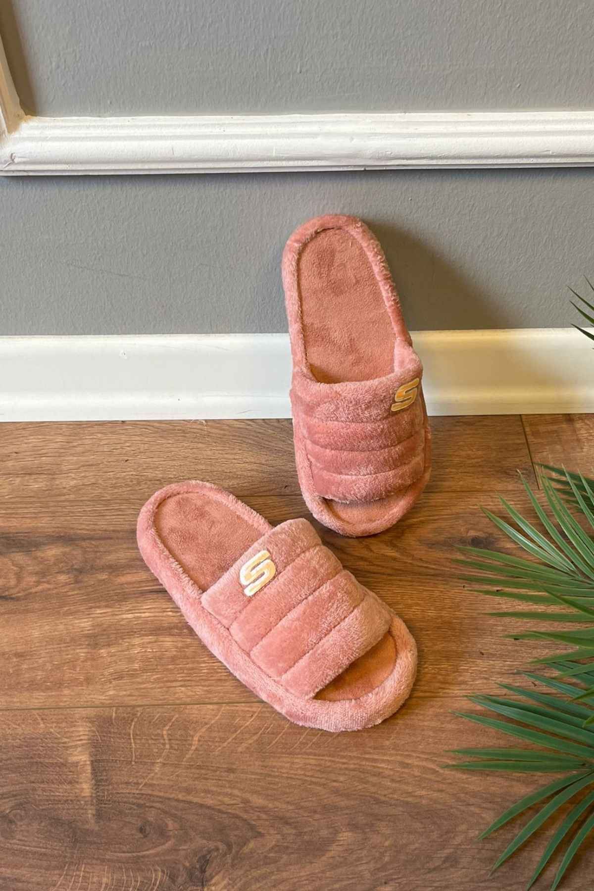  Teri Pudra Kadife S Baskı Detaylı  Önü Açık  Ev Terliği  