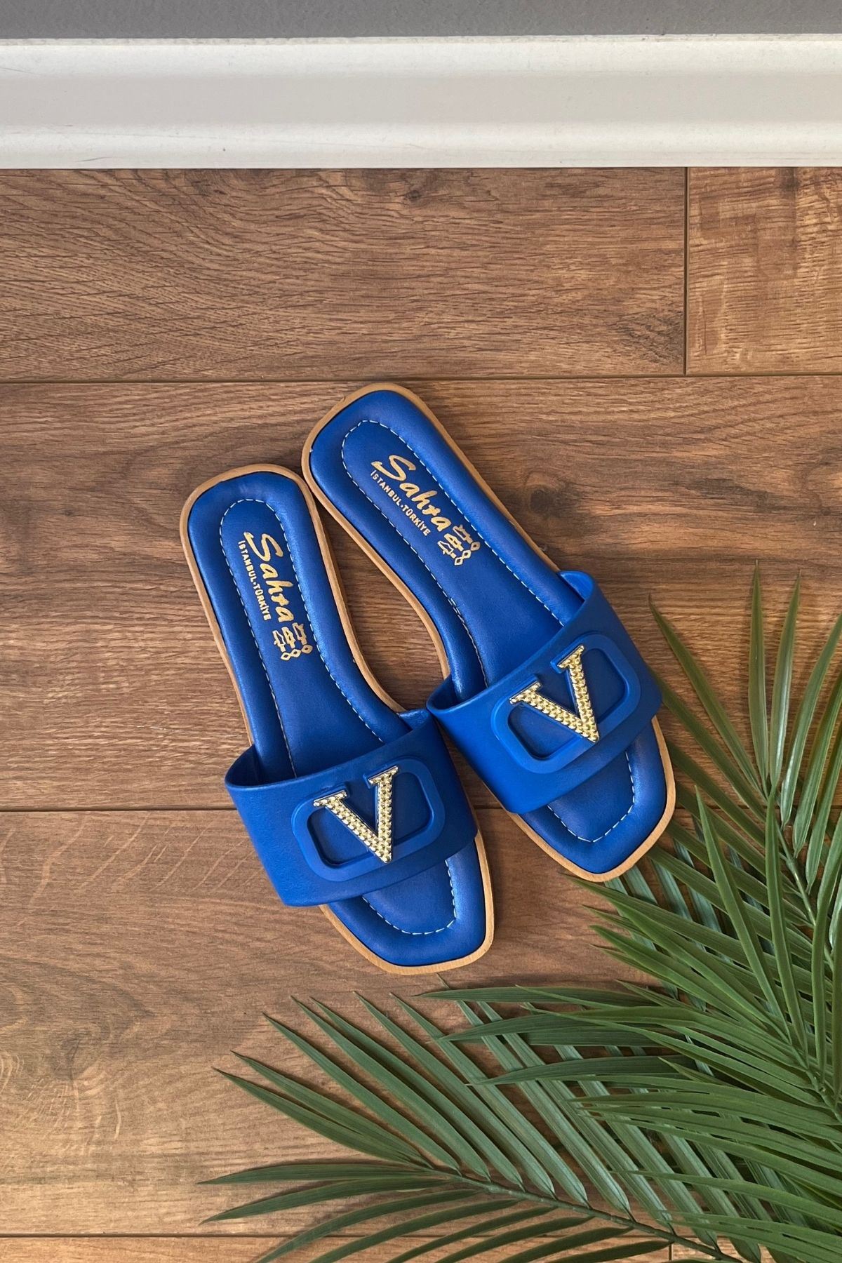 Cooper  Sax Mavisi  Gold V Tokalı Yuvarlak Uçlu   Terlik  