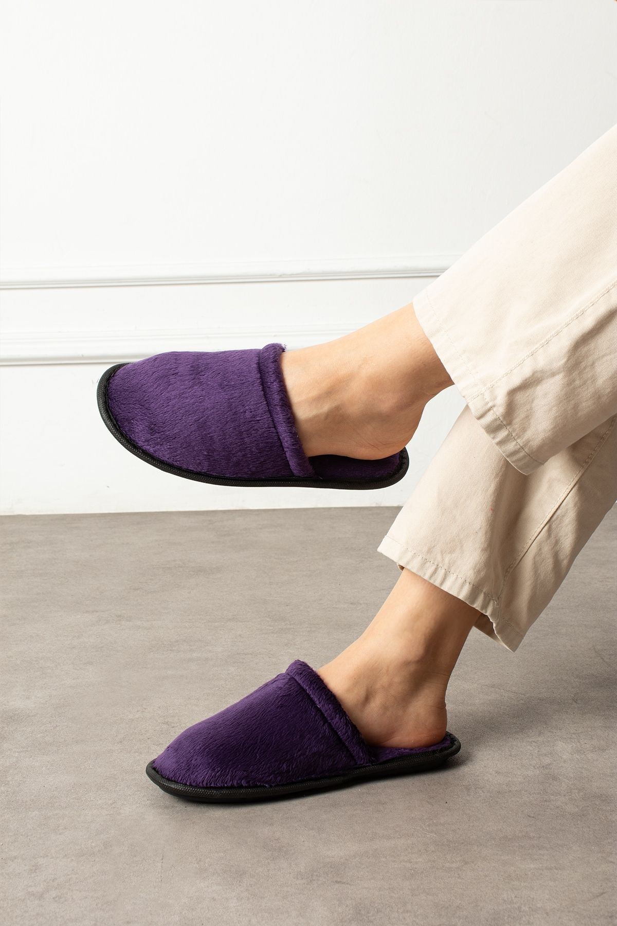 Velin Mürdüm İçi Tüylü Önü Kapalı Ev Terliği