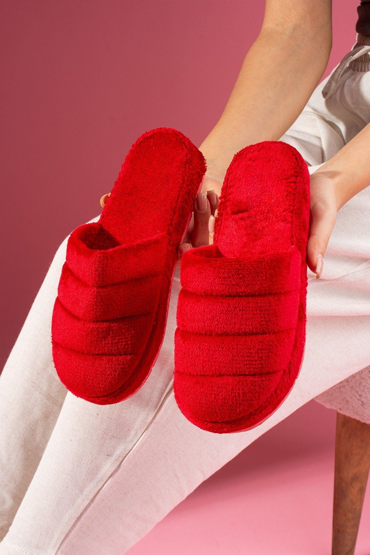 Bony Kırmızı Önü Kapalı Sarma Tabanlı Ev Terliği