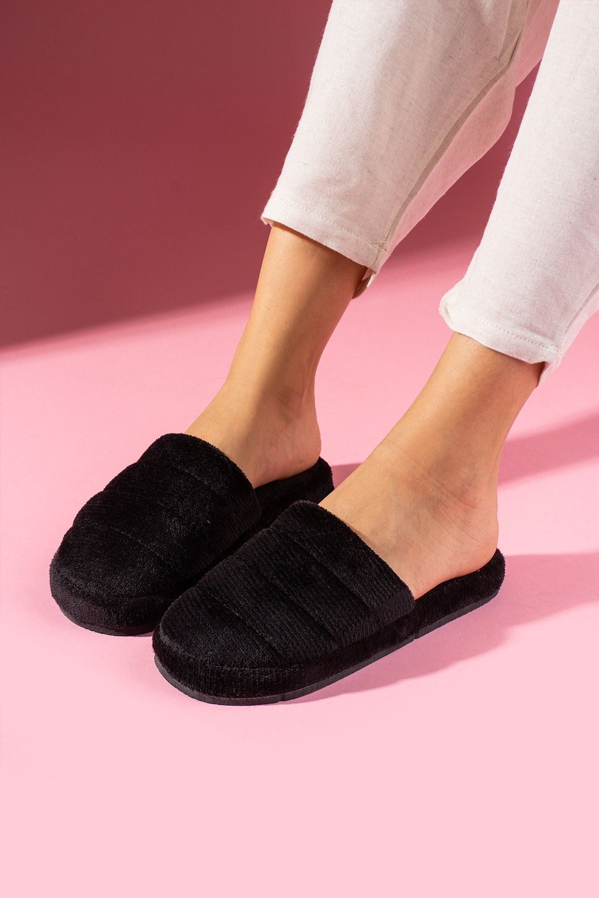 Bony Siyah Önü Kapalı Sarma Tabanlı Ev Terliği