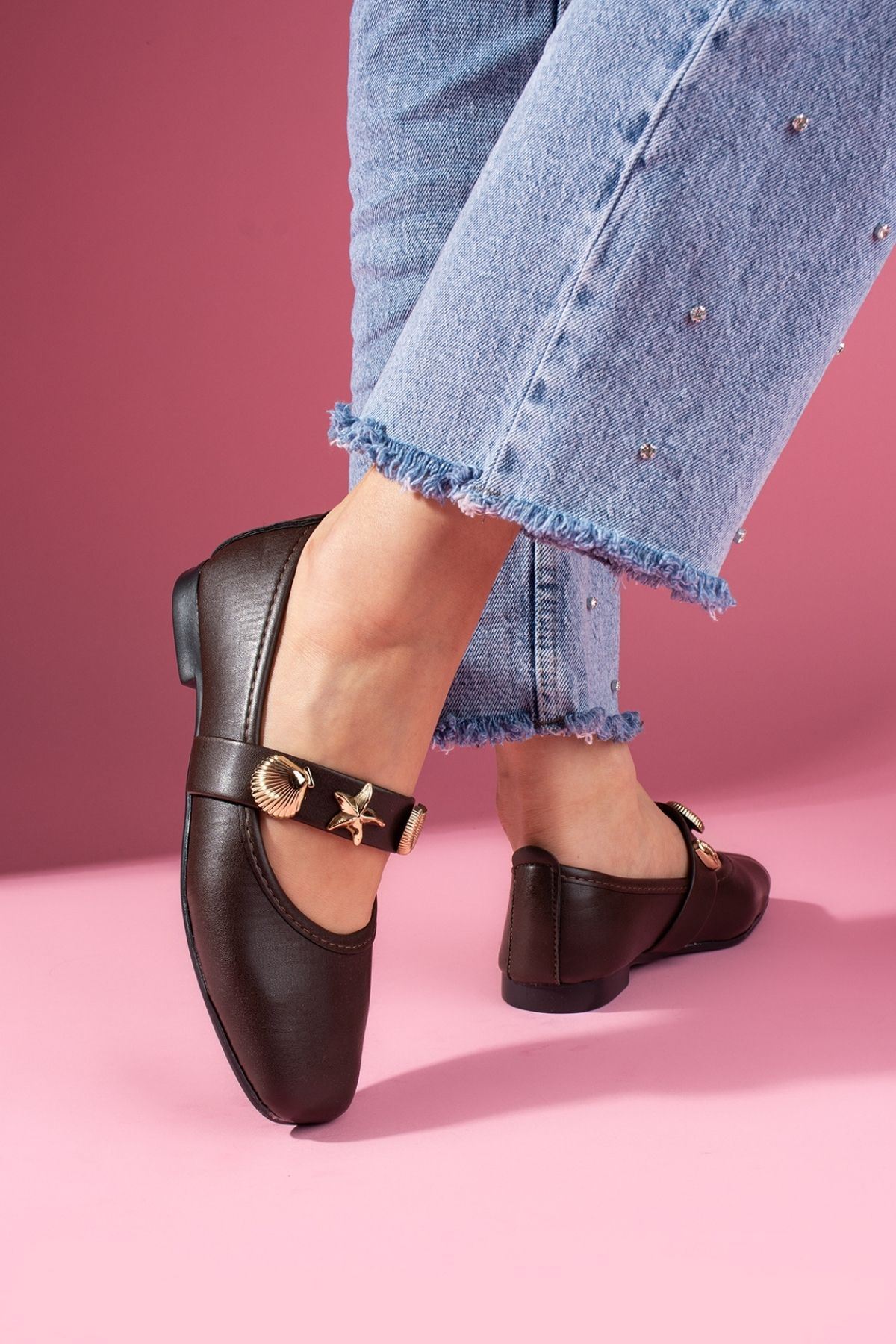 Marina Kahverengi Cilt Deniz Kabuğu Yıldız Aksesuar Bantlı Babet