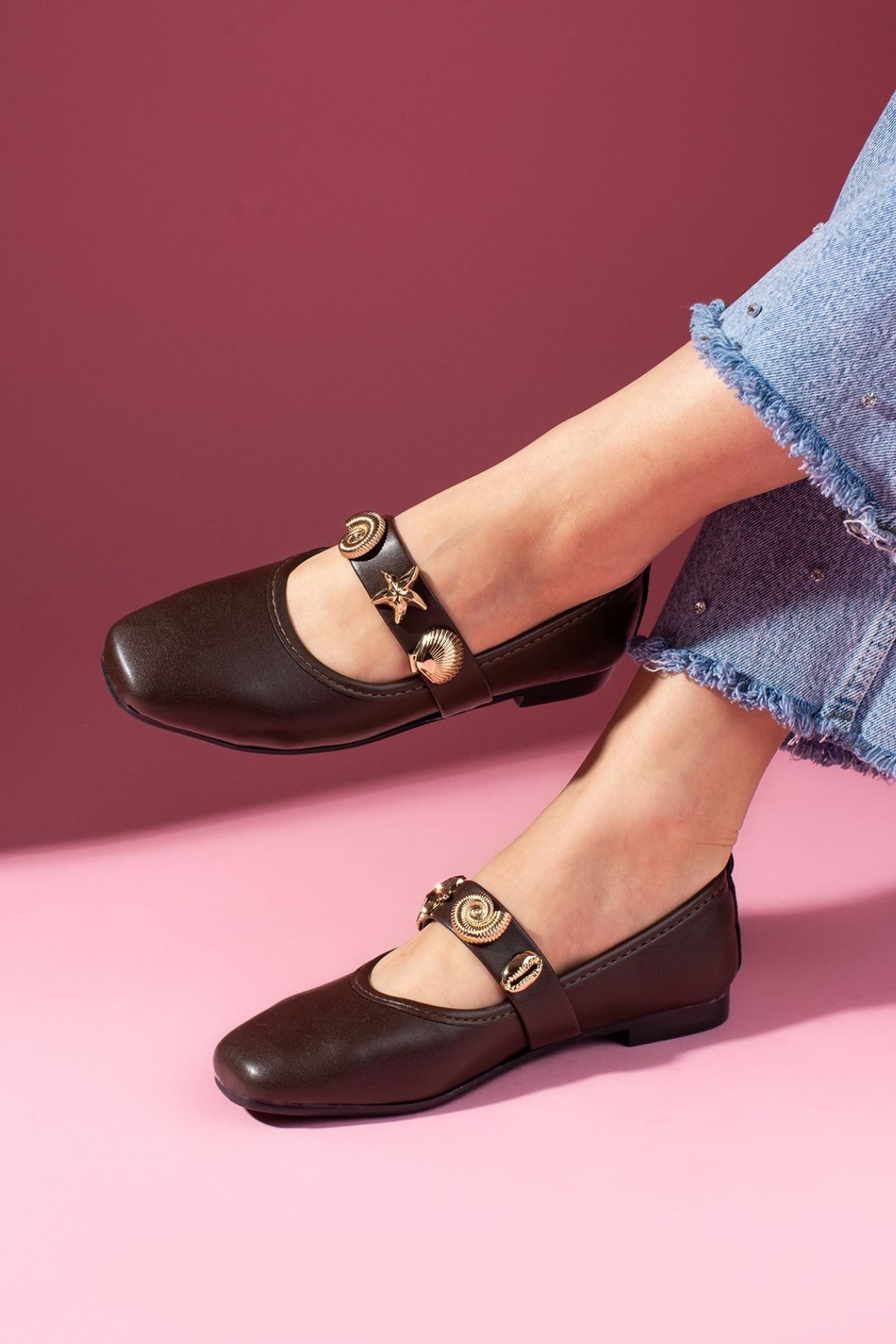 Marina Kahverengi Cilt Deniz Kabuğu Yıldız Aksesuar Bantlı Babet