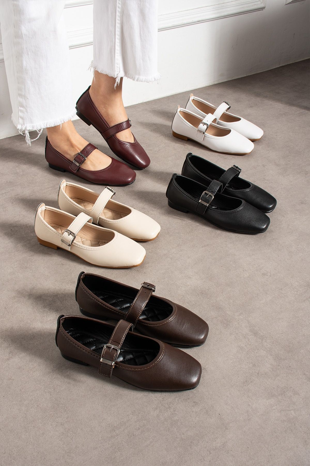 Lorena Beyaz Cilt Gold Tokalı Kalın Bantlı Babet