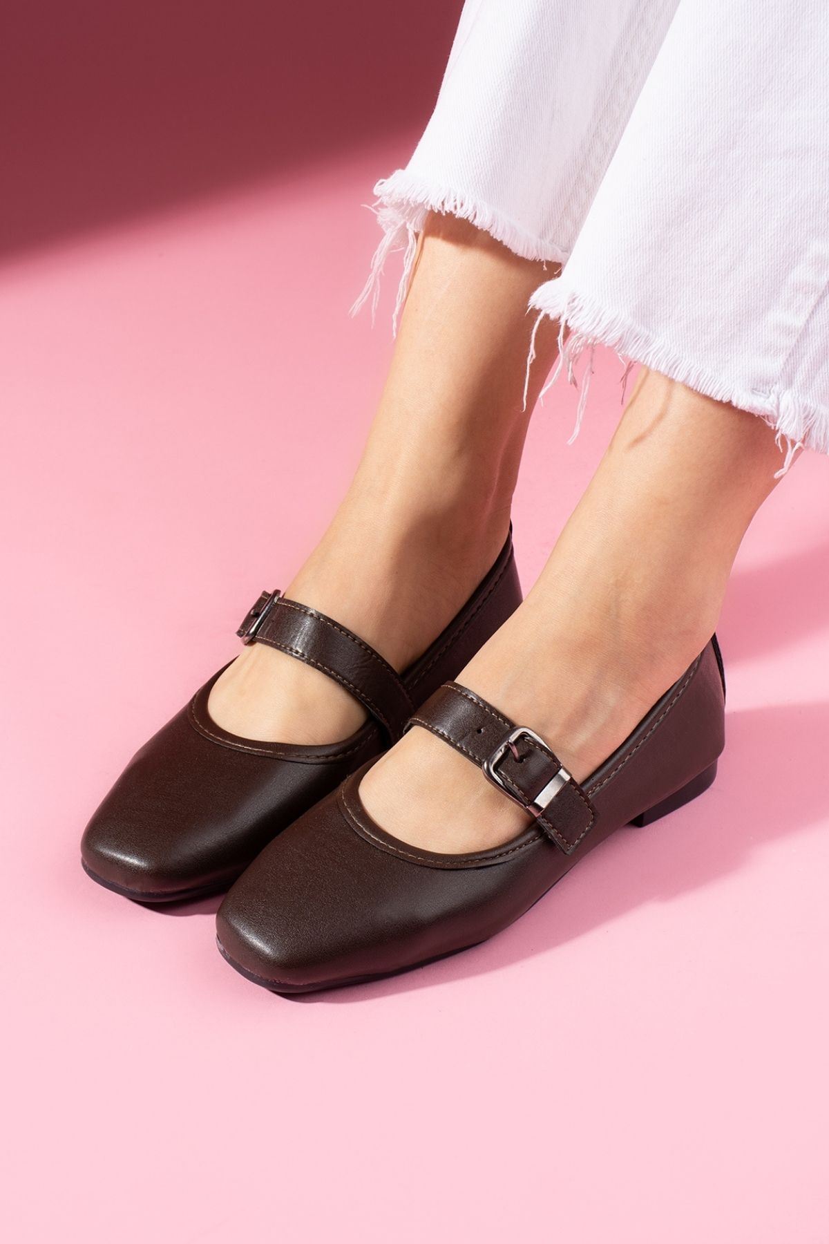 Lorena Kahverengi Cilt Gold Tokalı Kalın Bantlı Babet