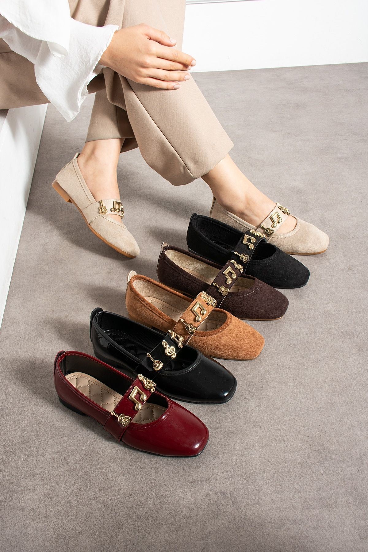 Melora Kahverengi Süet Gold Nota Aksesuar Bantlı Babet