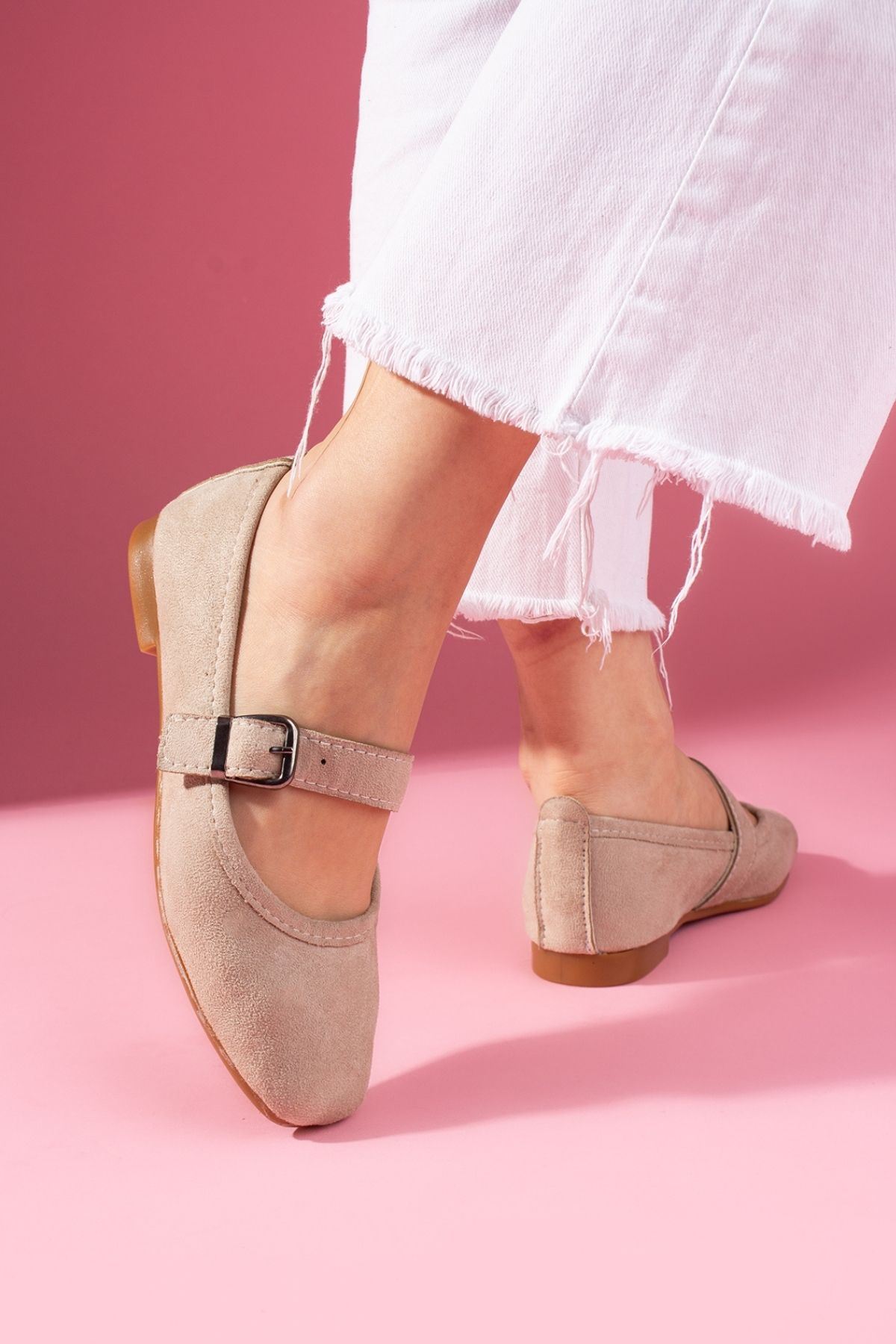 Lorena Bej Süet Gold Tokalı Kalın Bantlı Babet