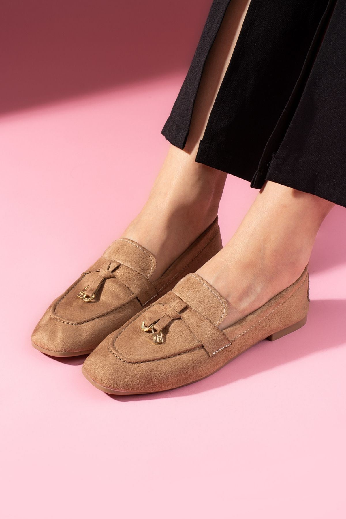 Viona Vizon Süet Saraçlı Mini Fiyonk Aksesuarlı Loafer Babet