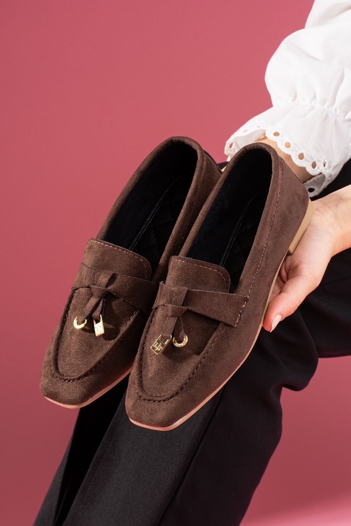 Viona Kahverengi Süet Saraçlı Mini Fiyonk Aksesuarlı Loafer Babet