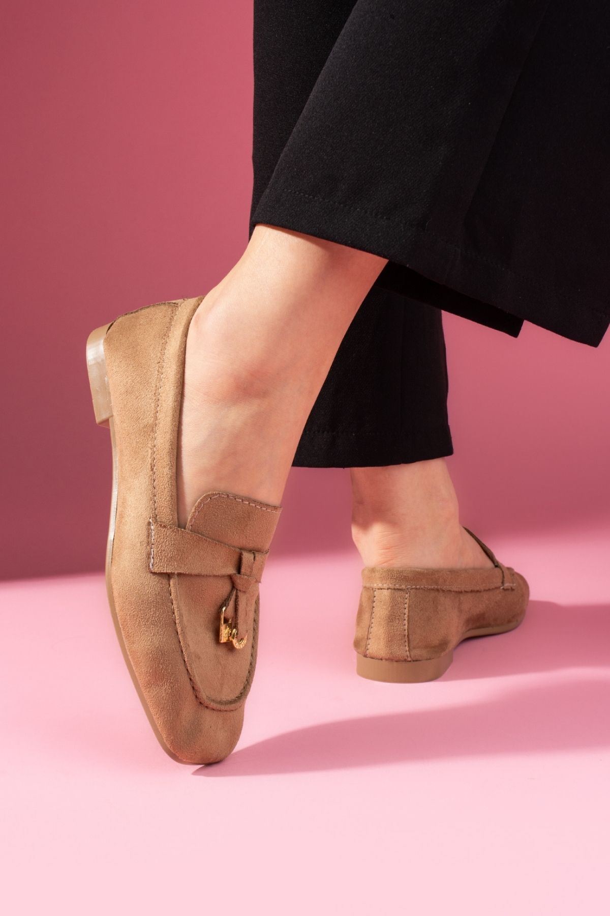 Viona Vizon Süet Saraçlı Mini Fiyonk Aksesuarlı Loafer Babet