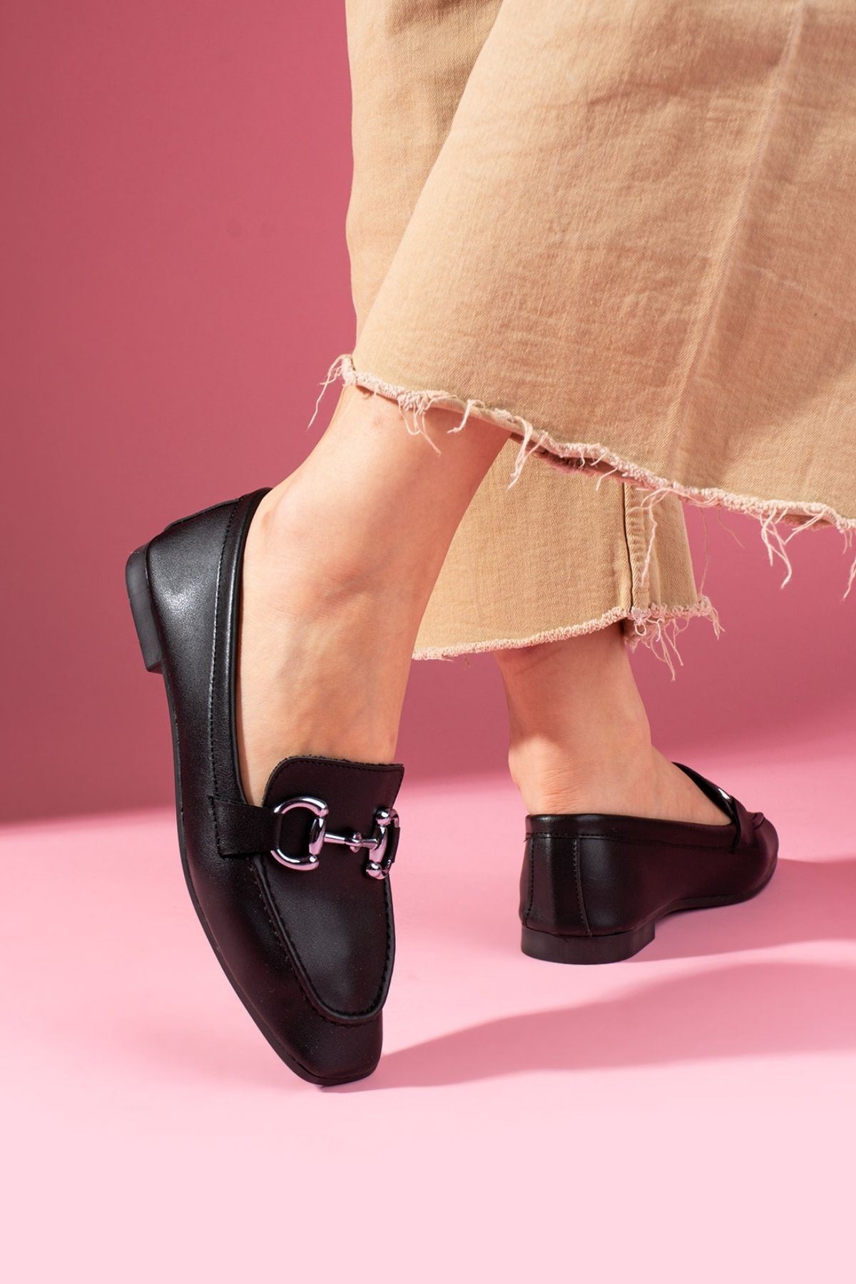 Arven Siyah Cilt Saraçlı Tokalı Loafer Babet