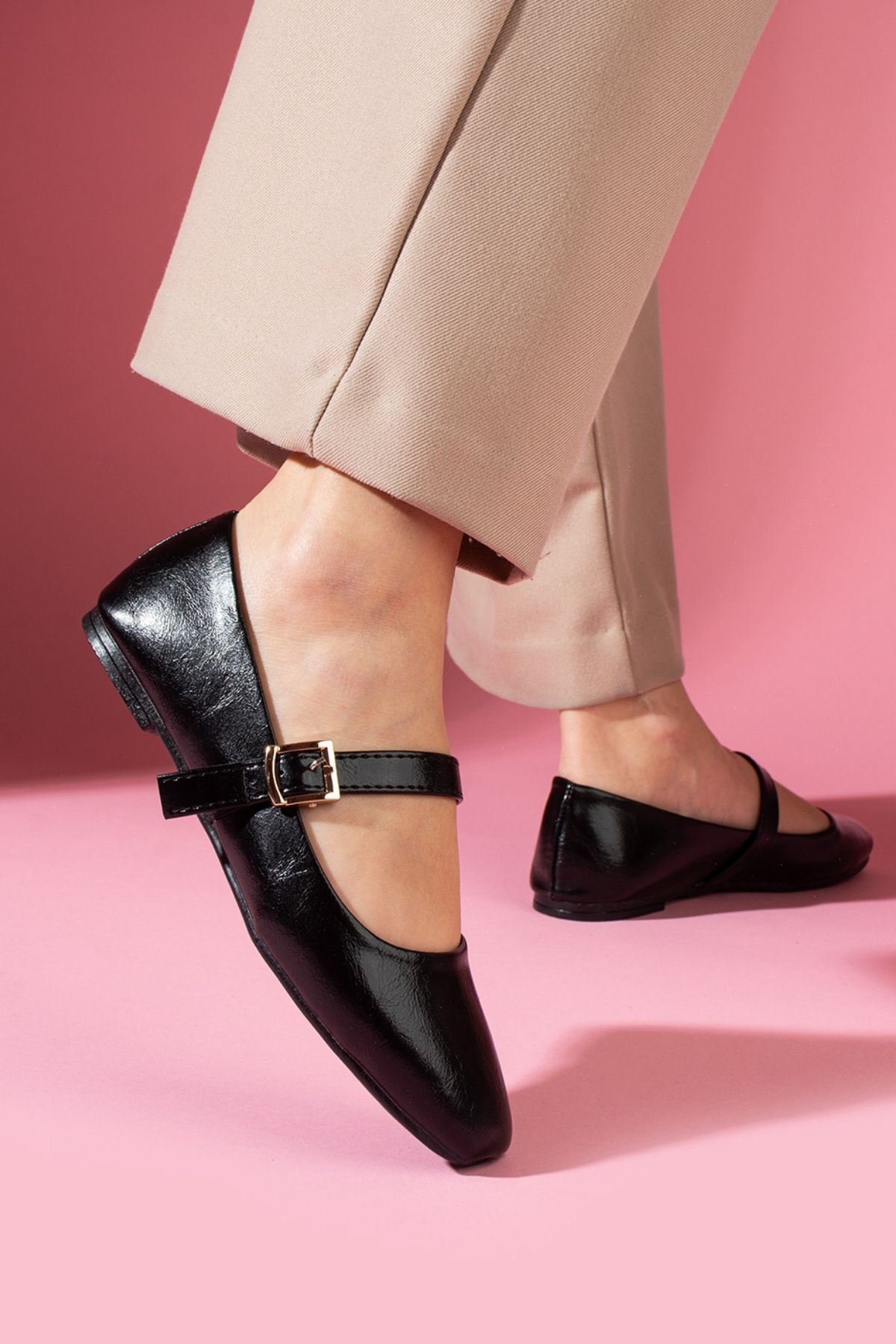 Elise Siyah Cilt Gold Tokalı Kemer Bantlı Babet