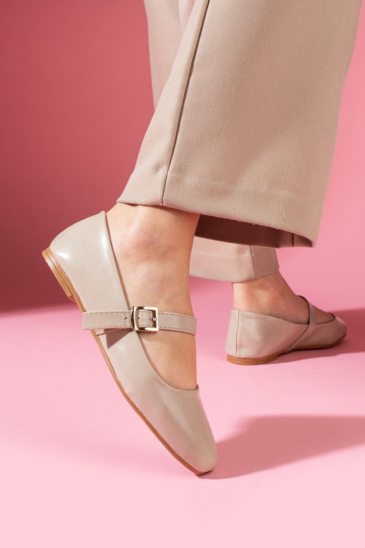 Elise Vizon Cilt Gold Tokalı Kemer Bantlı Babet