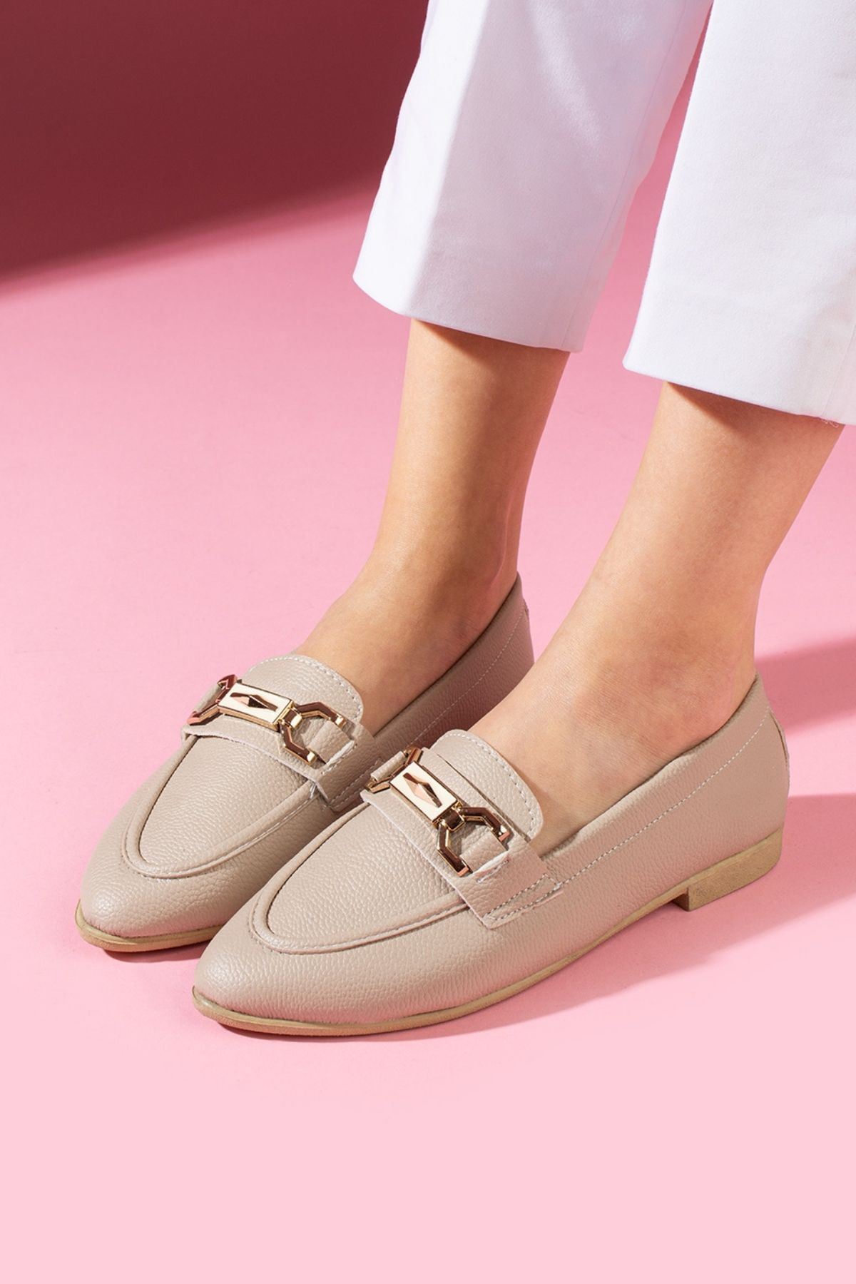 Lucia Vizon Gold Zincir Aksesuarlı Loafer Babet