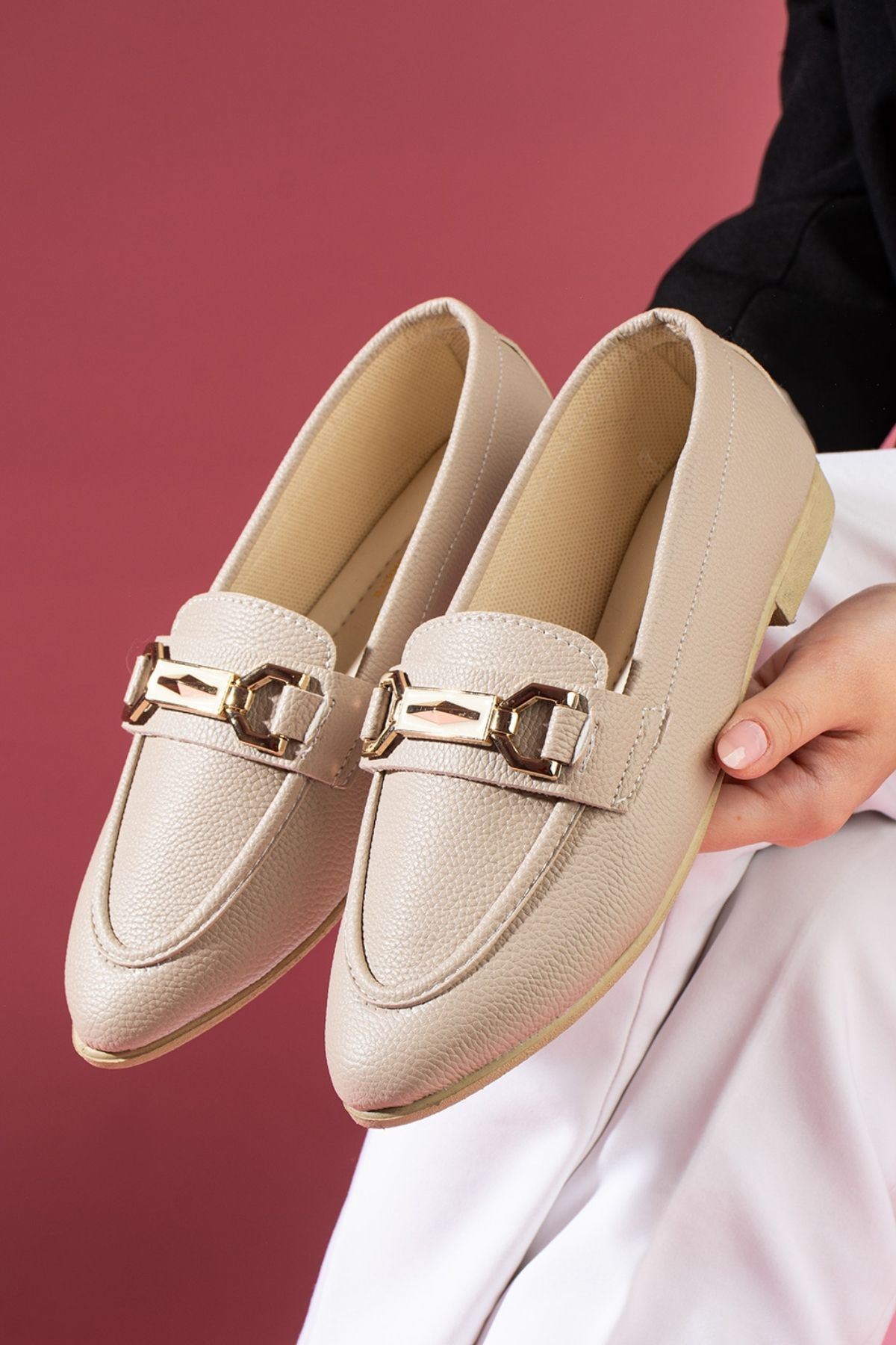 Lucia Vizon Gold Zincir Aksesuarlı Loafer Babet