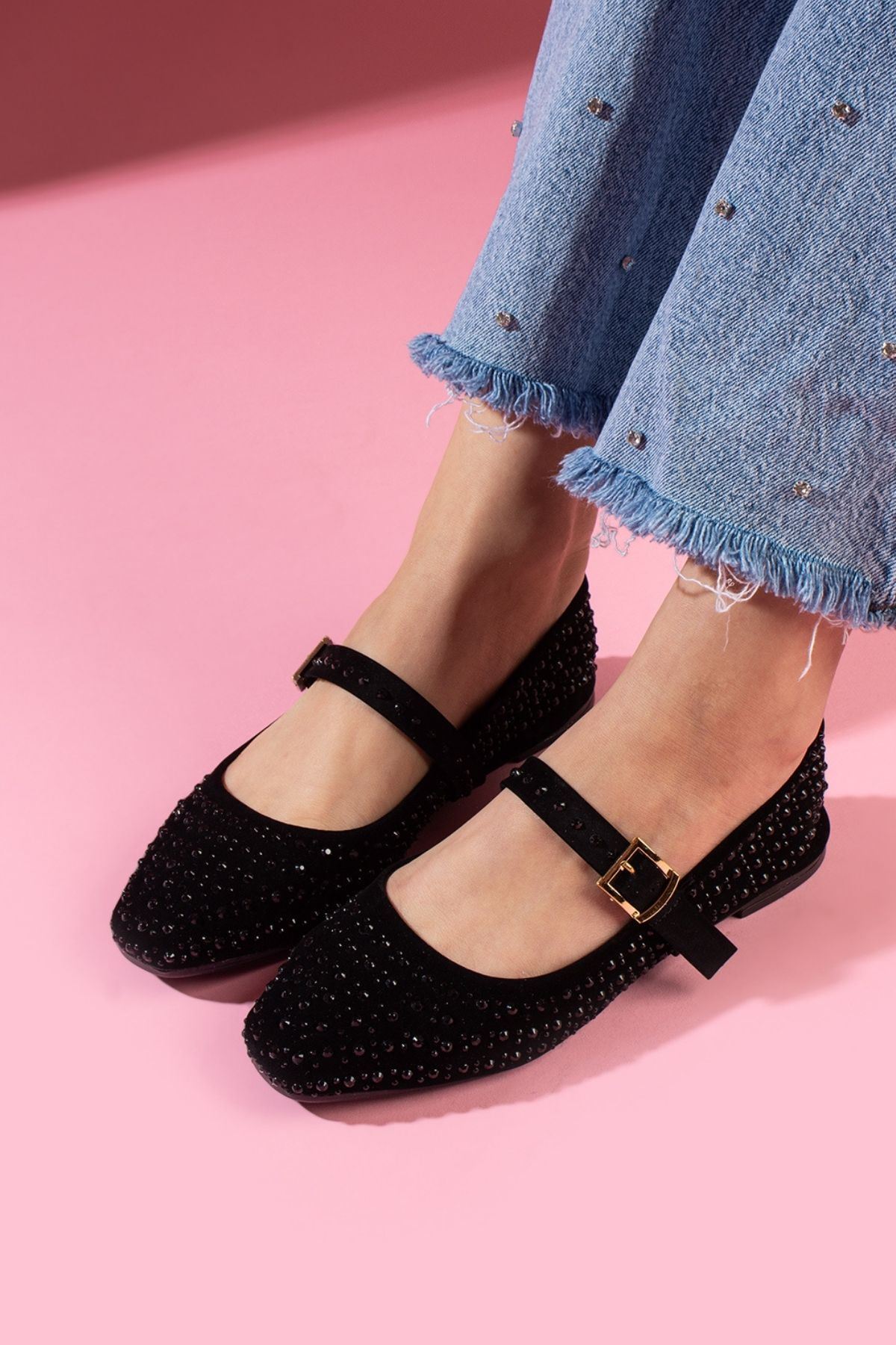 Renata Siyah Süet Taş İşlemeli Gold Tokalı Kemer Bantlı Babet