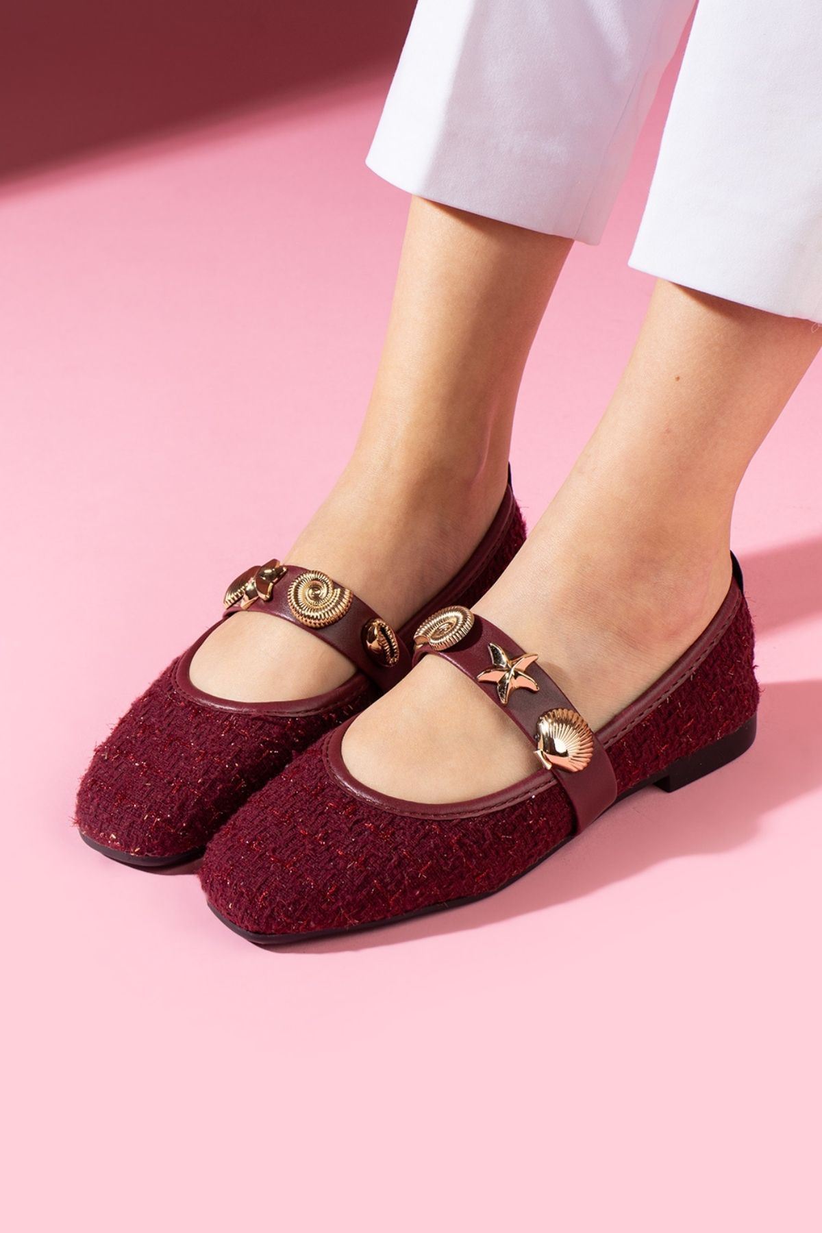 Veneta Bordo Simli Kumaş Deniz Kabuğu Yıldız Aksesuar Bantlı Babet