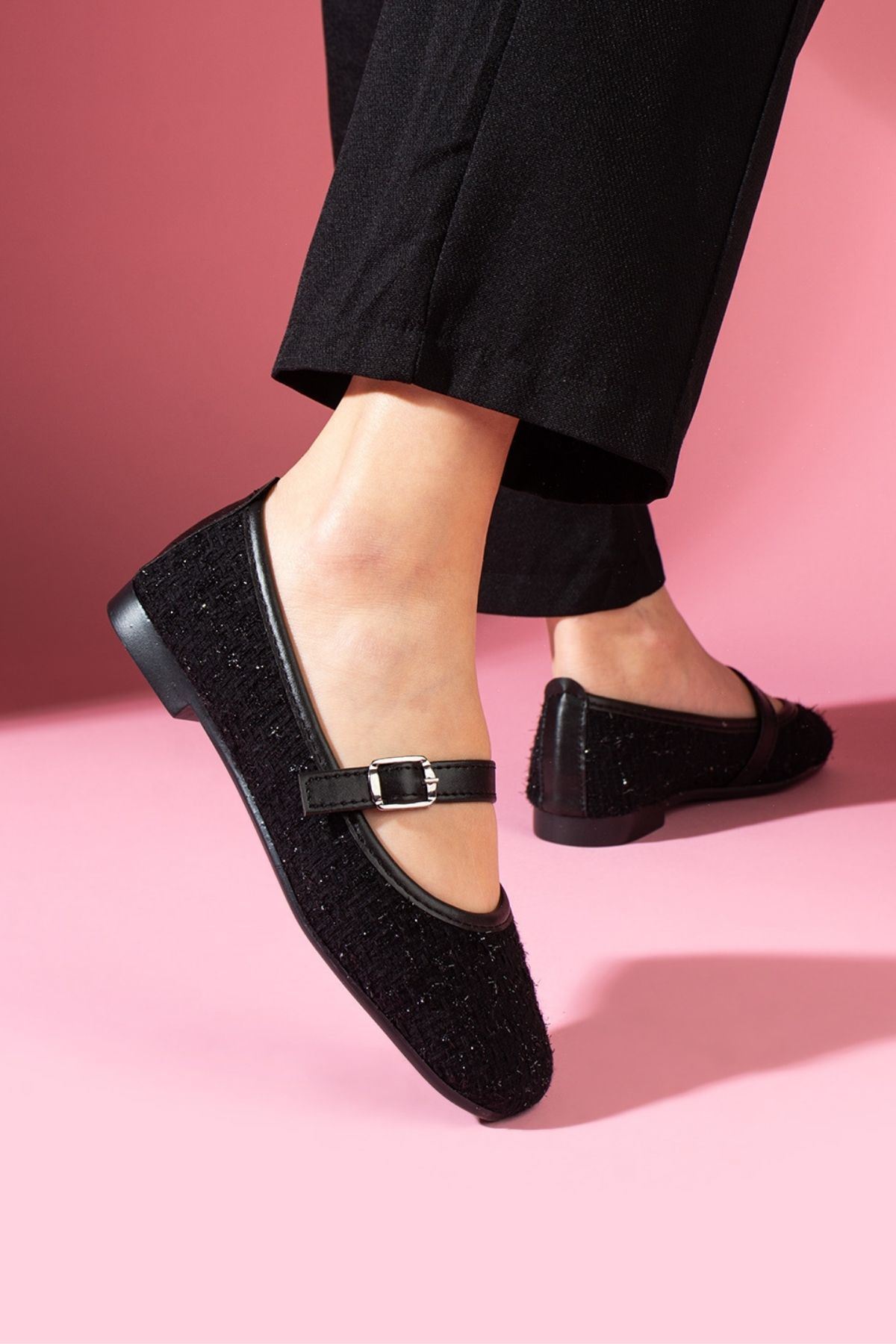 Camelia Siyah Simli Kumaş Nikel Tokalı Kemer Bantlı Babet