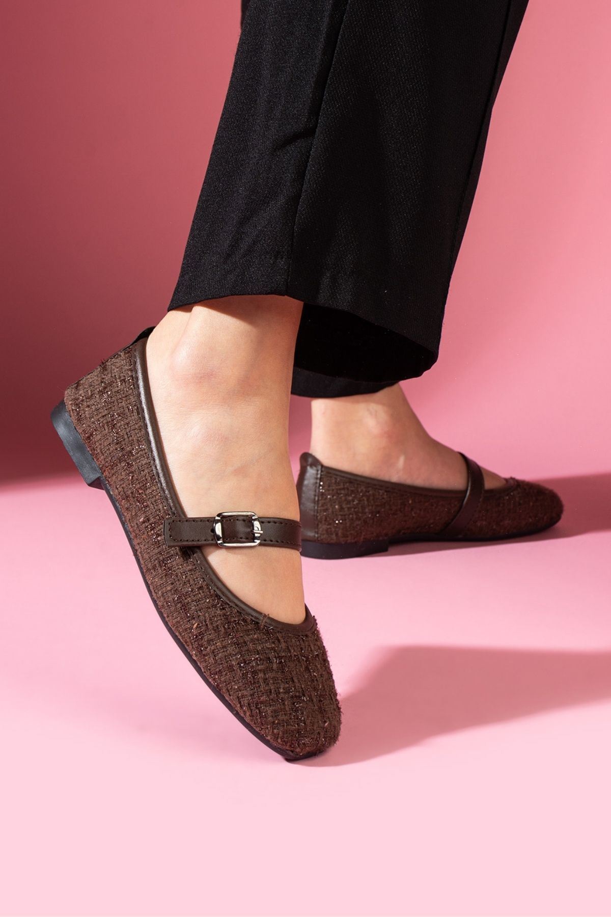 Camelia Kahverengi Simli Kumaş Nikel Tokalı Kemer Bantlı Babet