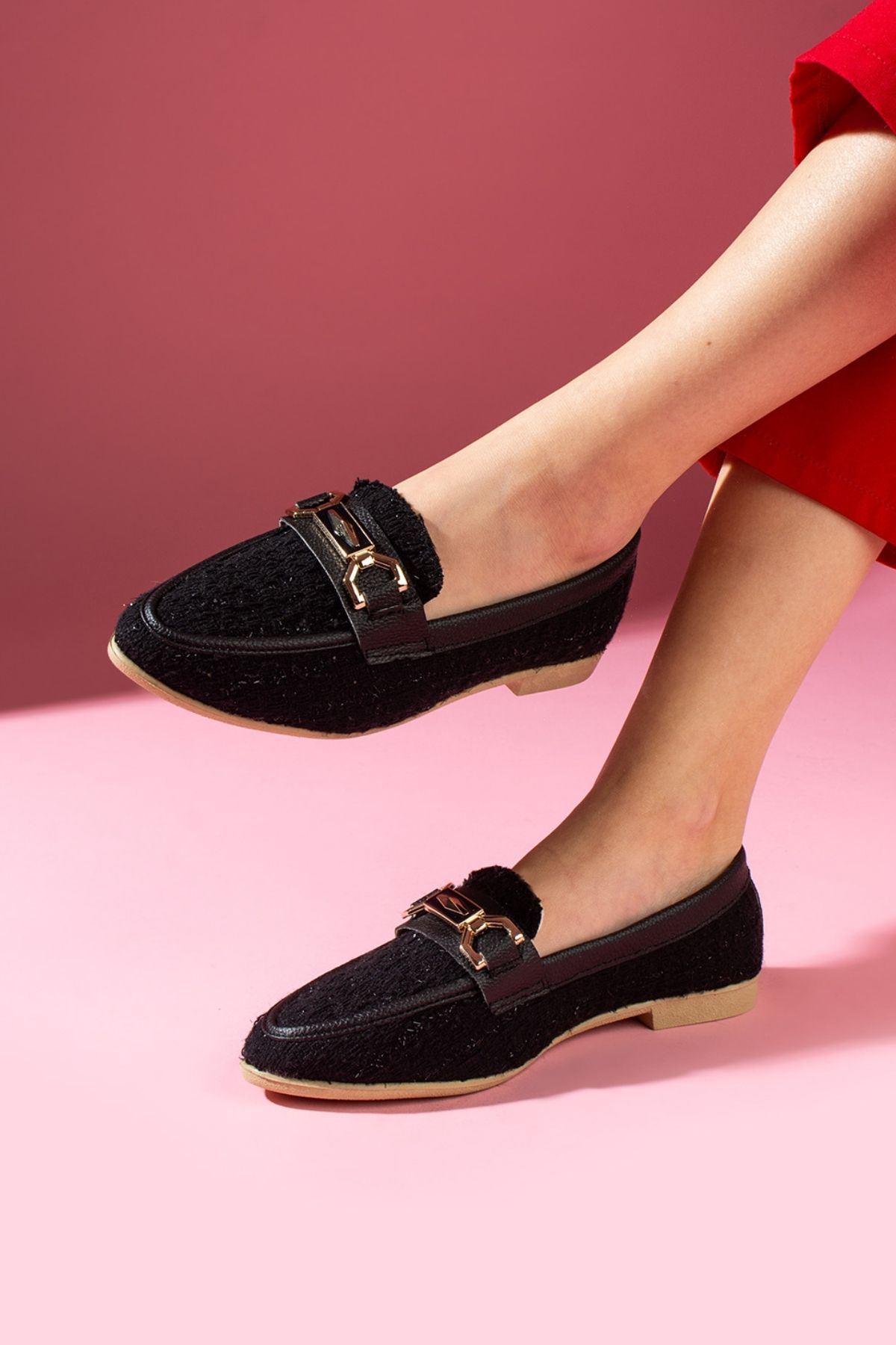 Cassia Siyah Simli Kumaş Gold Zincir Aksesuarlı Loafer Babet