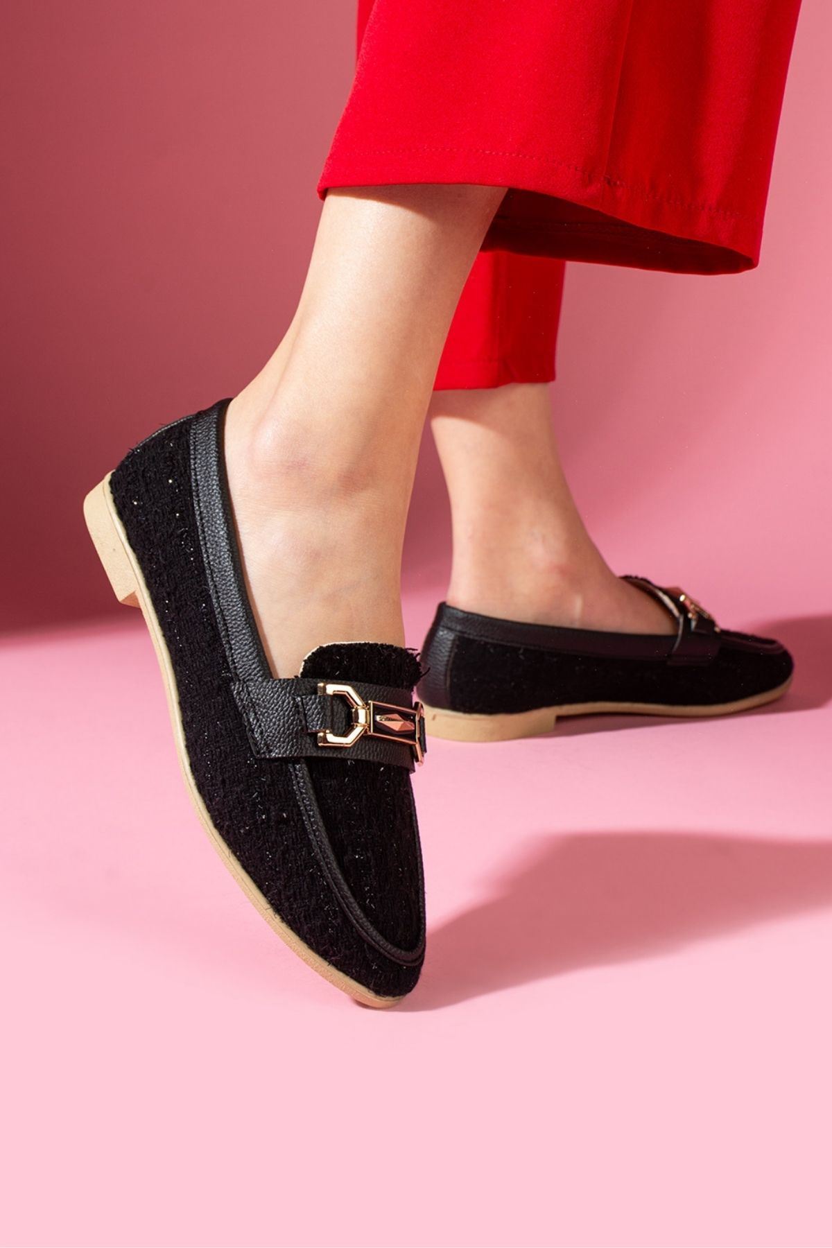 Cassia Siyah Simli Kumaş Gold Zincir Aksesuarlı Loafer Babet