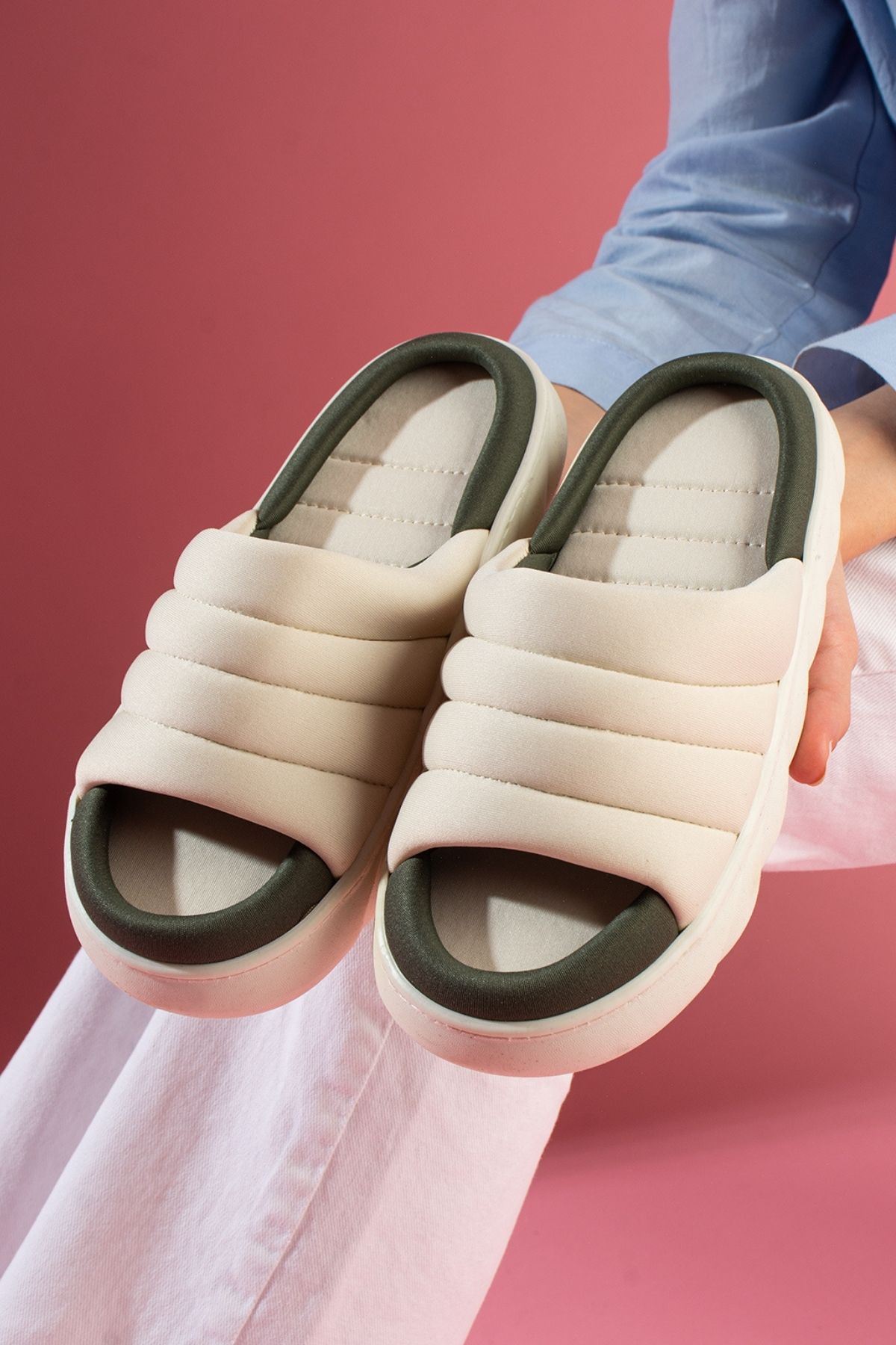 Avenza Bej Ultra Hafif Bulut Tabanlı Dolgu Bantlı Terlik