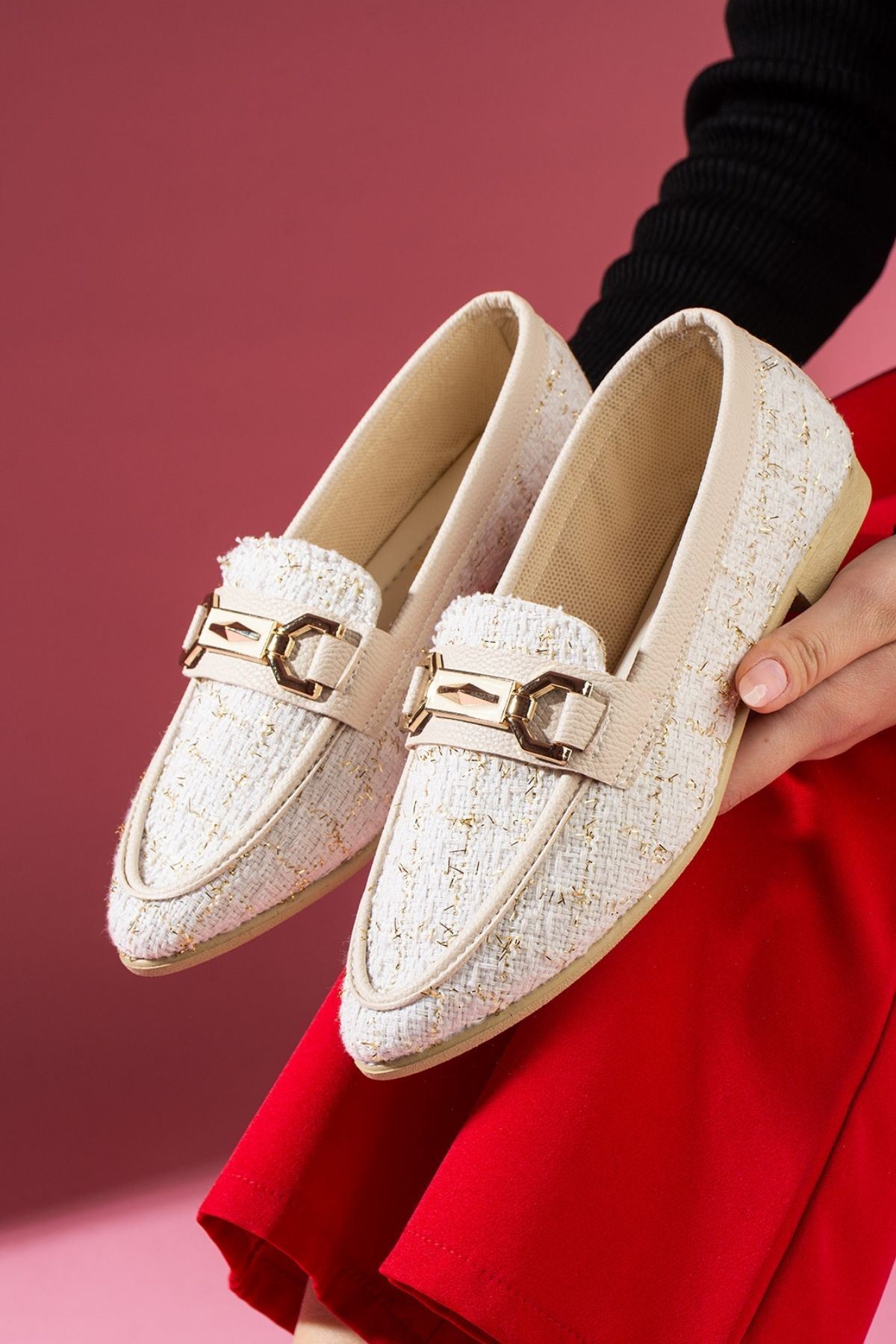 Cassia Bej Simli Kumaş Gold Zincir Aksesuarlı Loafer Babet