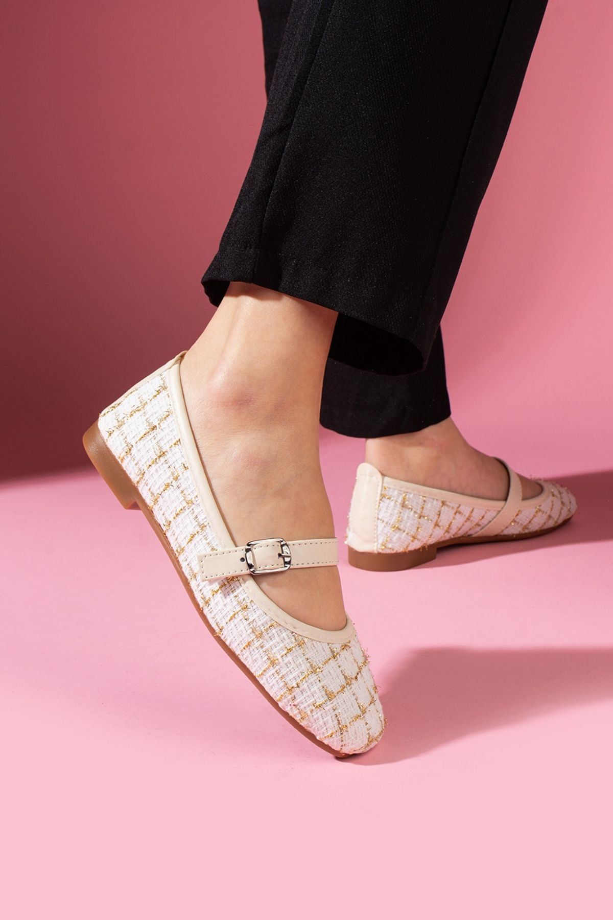 Camelia Bej Simli Kumaş Nikel Tokalı Kemer Bantlı Babet