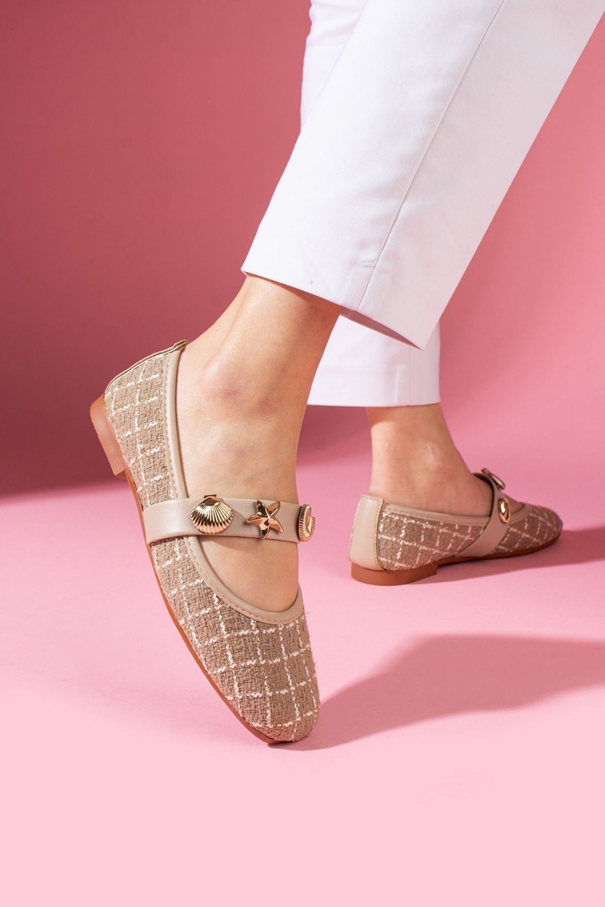 Veneta Vizon Simli Kumaş Deniz Kabuğu Yıldız Aksesuar Bantlı Babet