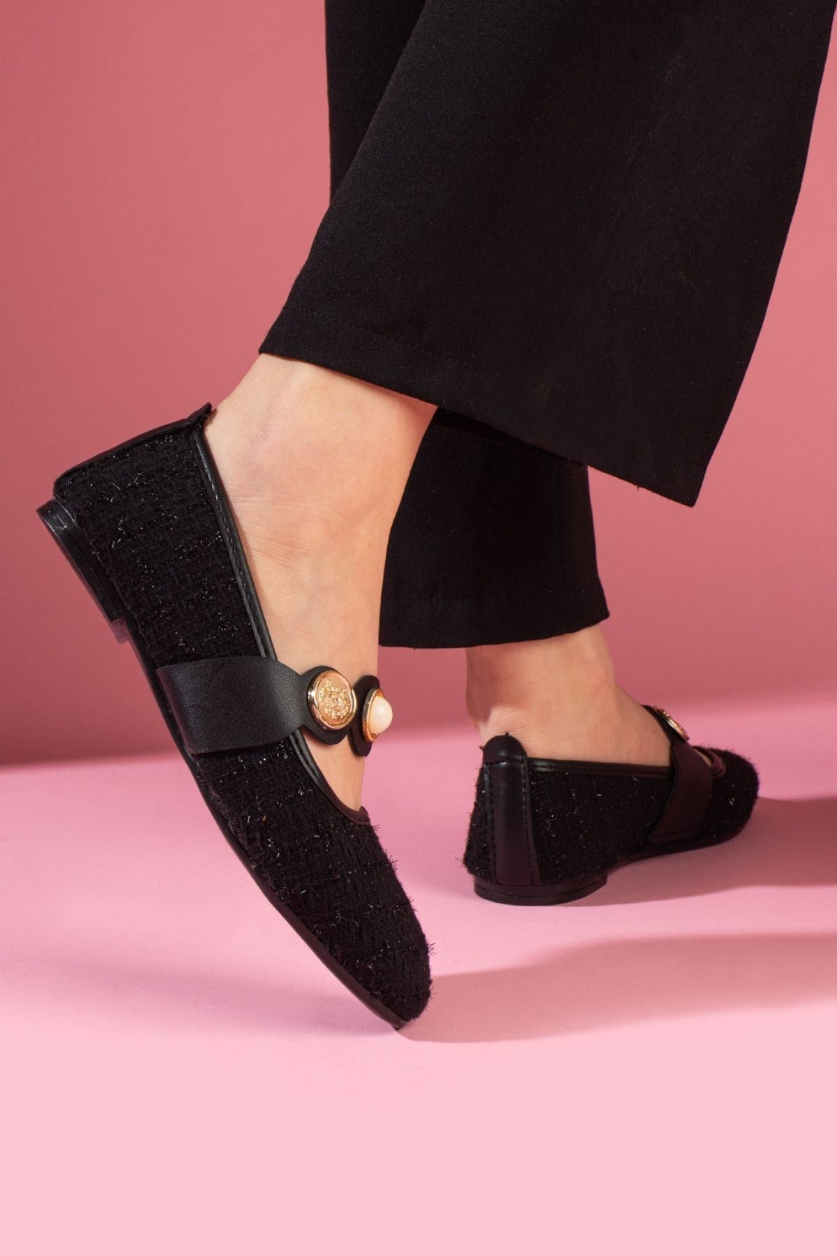 Modena Siyah Simli Kumaş İnci ve Mühür Detaylı Bantlı Babet