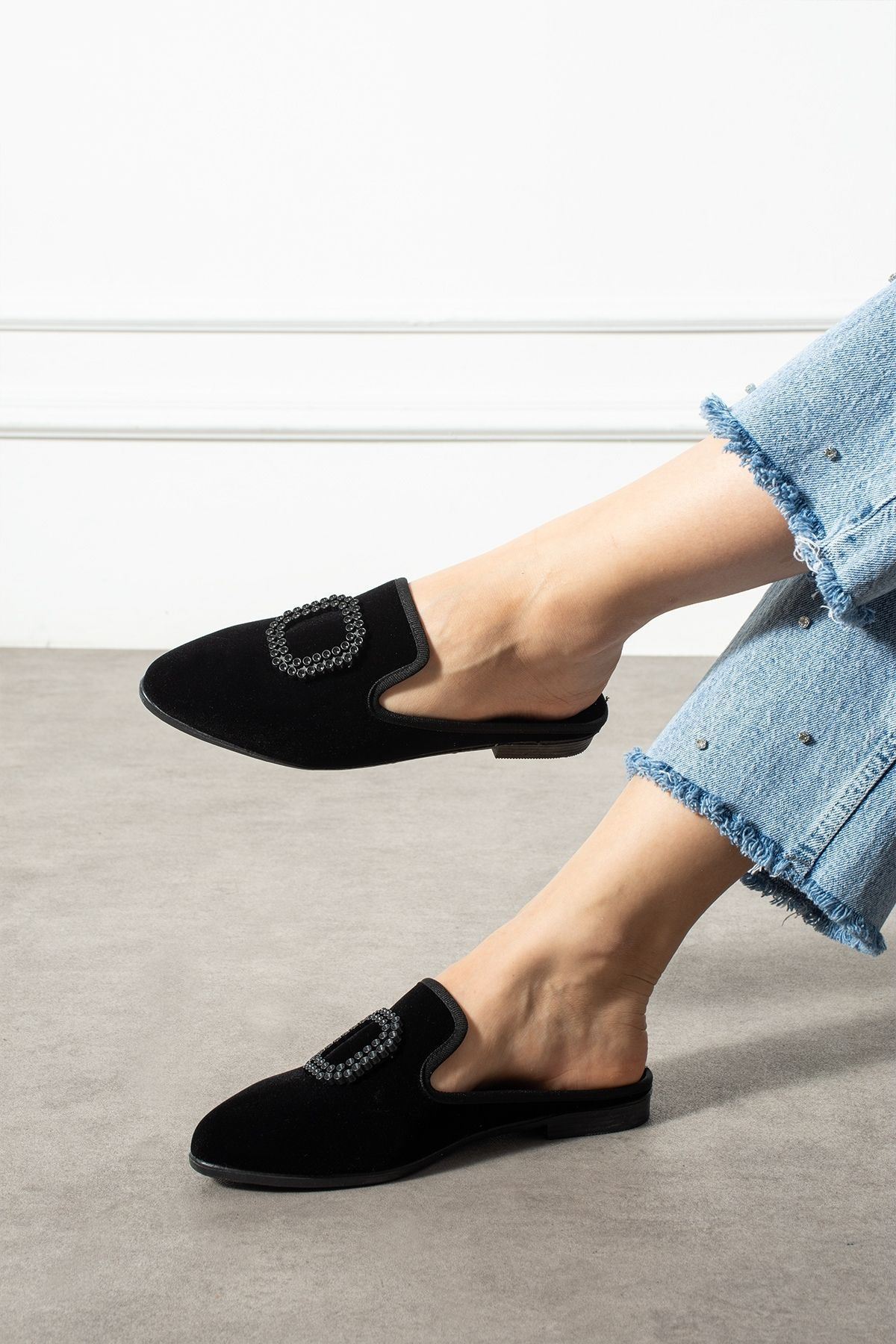 Mersel Siyah Kare Aksesuarlı Elegant Ev Terliği