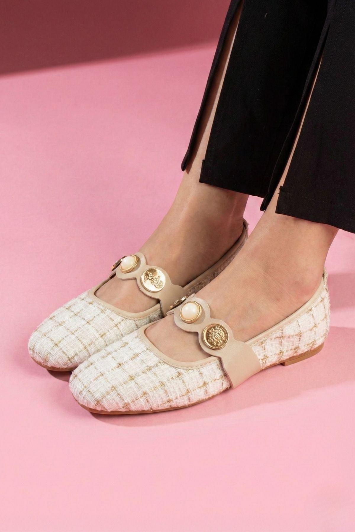 Modena Bej Simli Kumaş İnci ve Mühür Detaylı Bantlı Babet