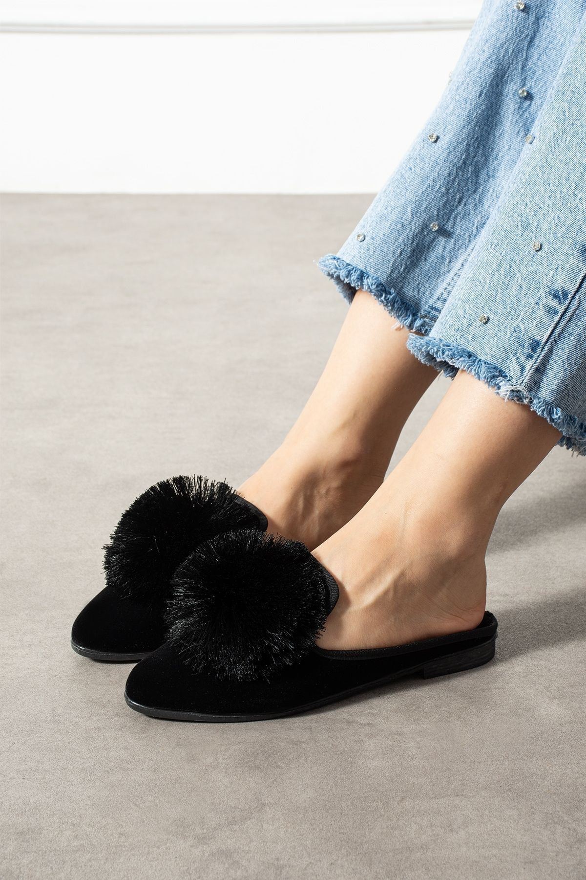 Zuno Siyah Ponponlu Kadife Dokulu Elegant Nişan Çeyiz Bohça Misafir Ev Terliği