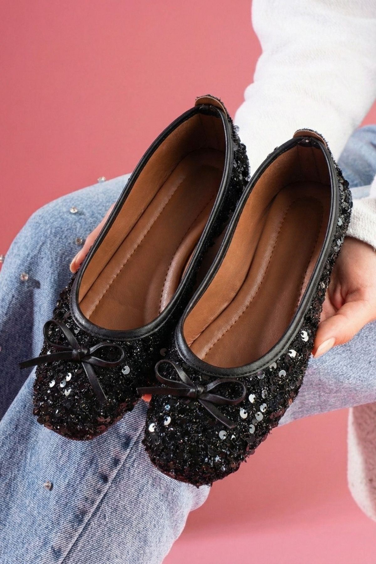 Lucent Siyah Pullu Payetli Fiyonk Detaylı Babet