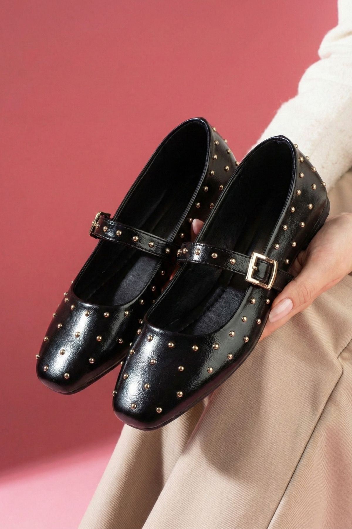 Vittoria Siyah Cilt Metal Mini Troklu Gold Tokalı Tek Bant Babet