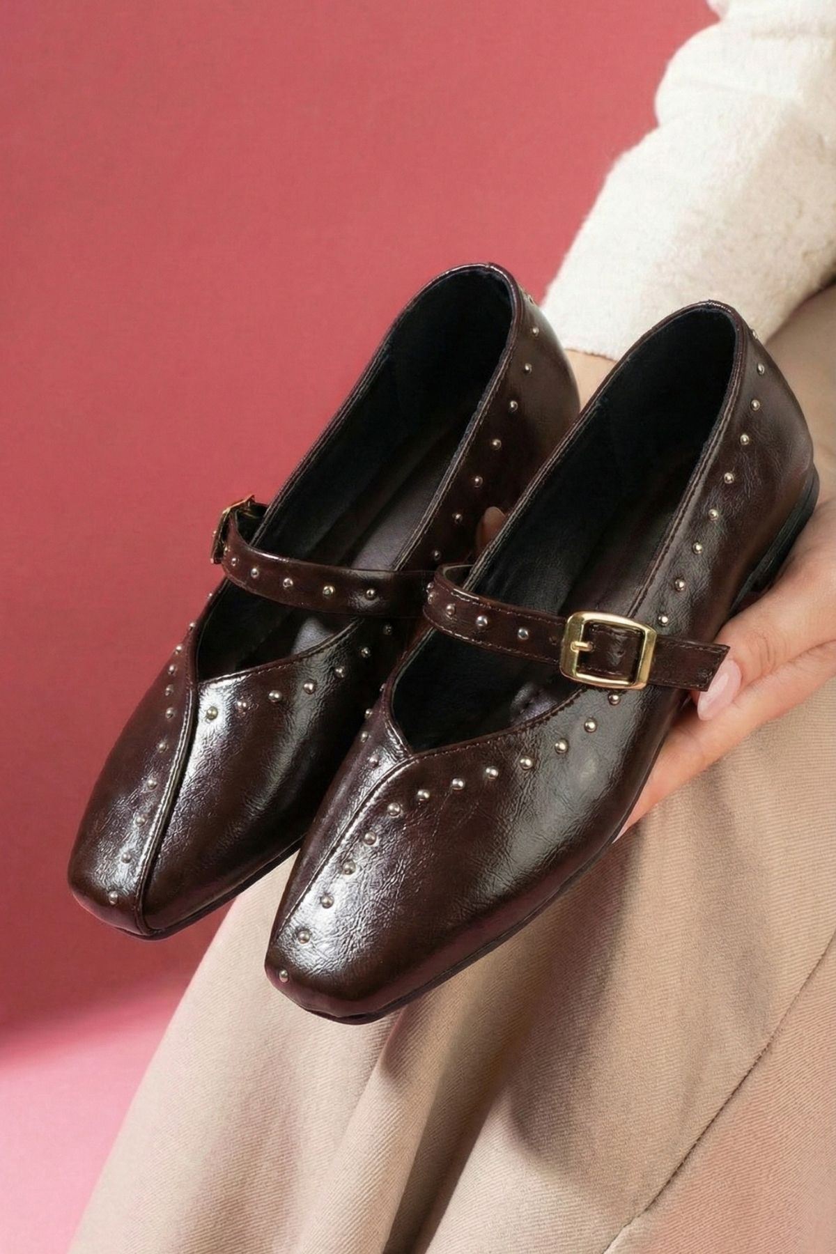 Castana Kahverengi Cilt Metal Mini Troklu Gold Tokalı Tek Bant Babet