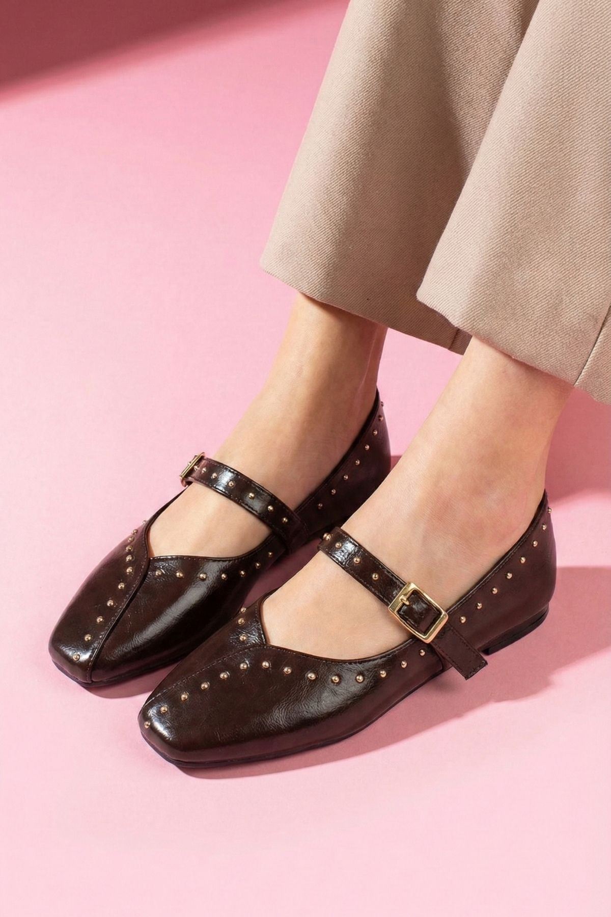 Castana Kahverengi Cilt Metal Mini Troklu Gold Tokalı Tek Bant Babet