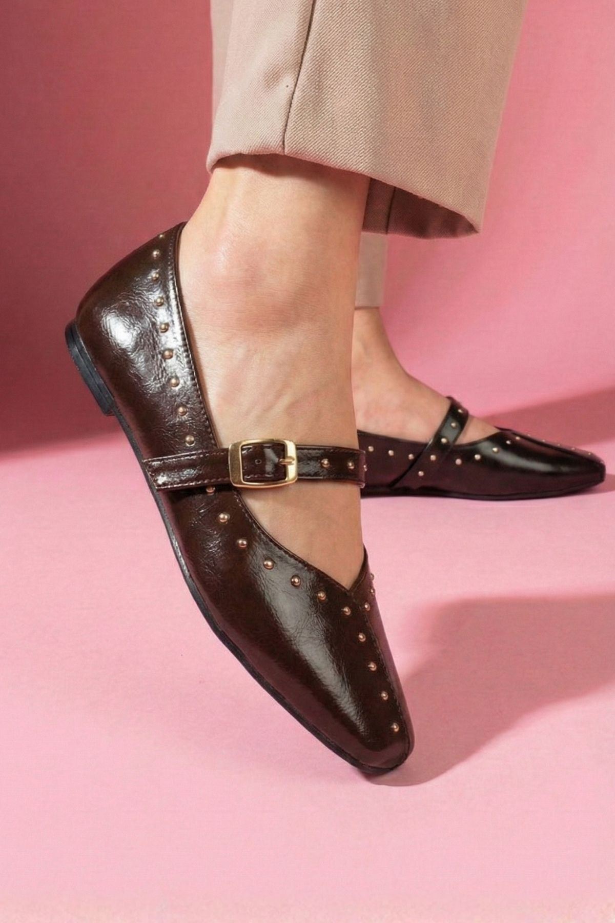 Castana Kahverengi Cilt Metal Mini Troklu Gold Tokalı Tek Bant Babet