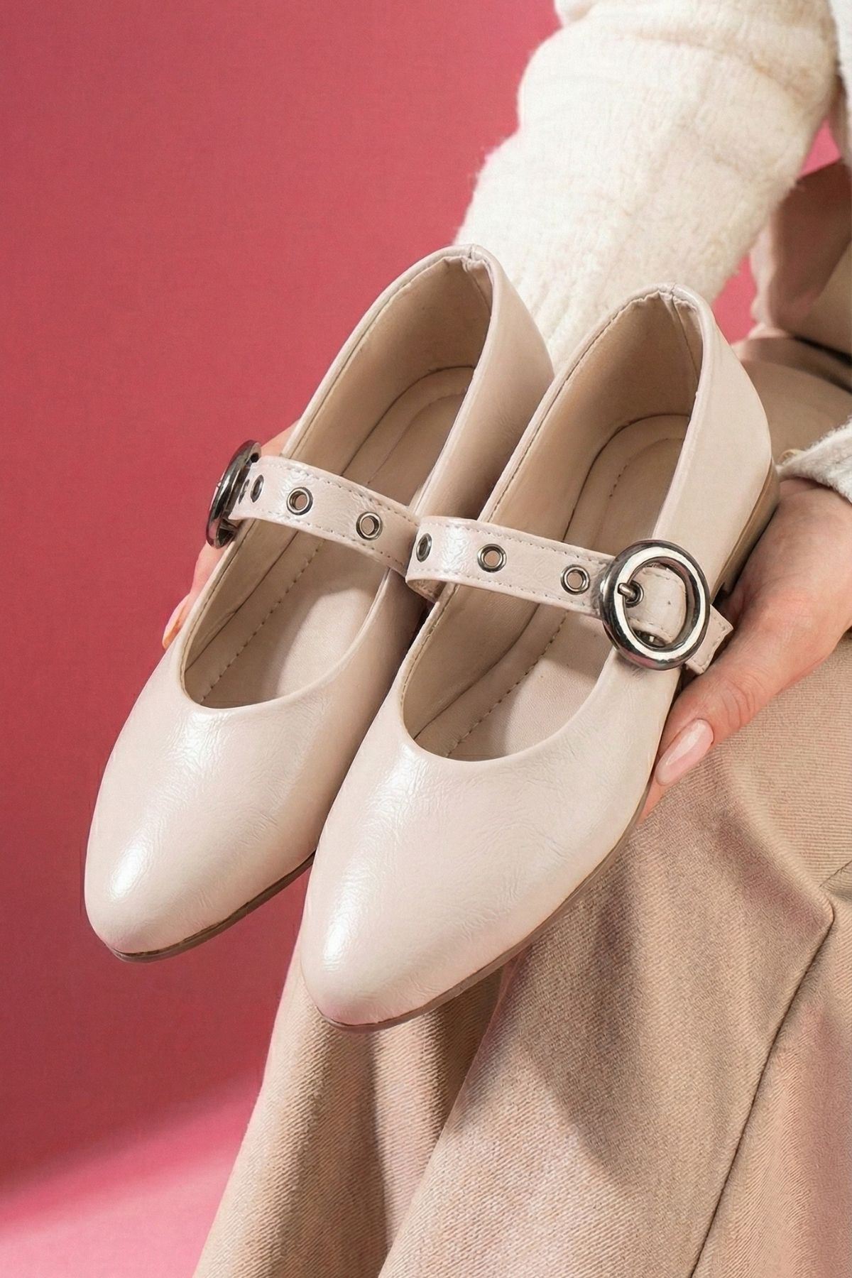 Allegra Bej Kırışık Rugan Nikel Halka Tokalı Kemer Bantlı Babet