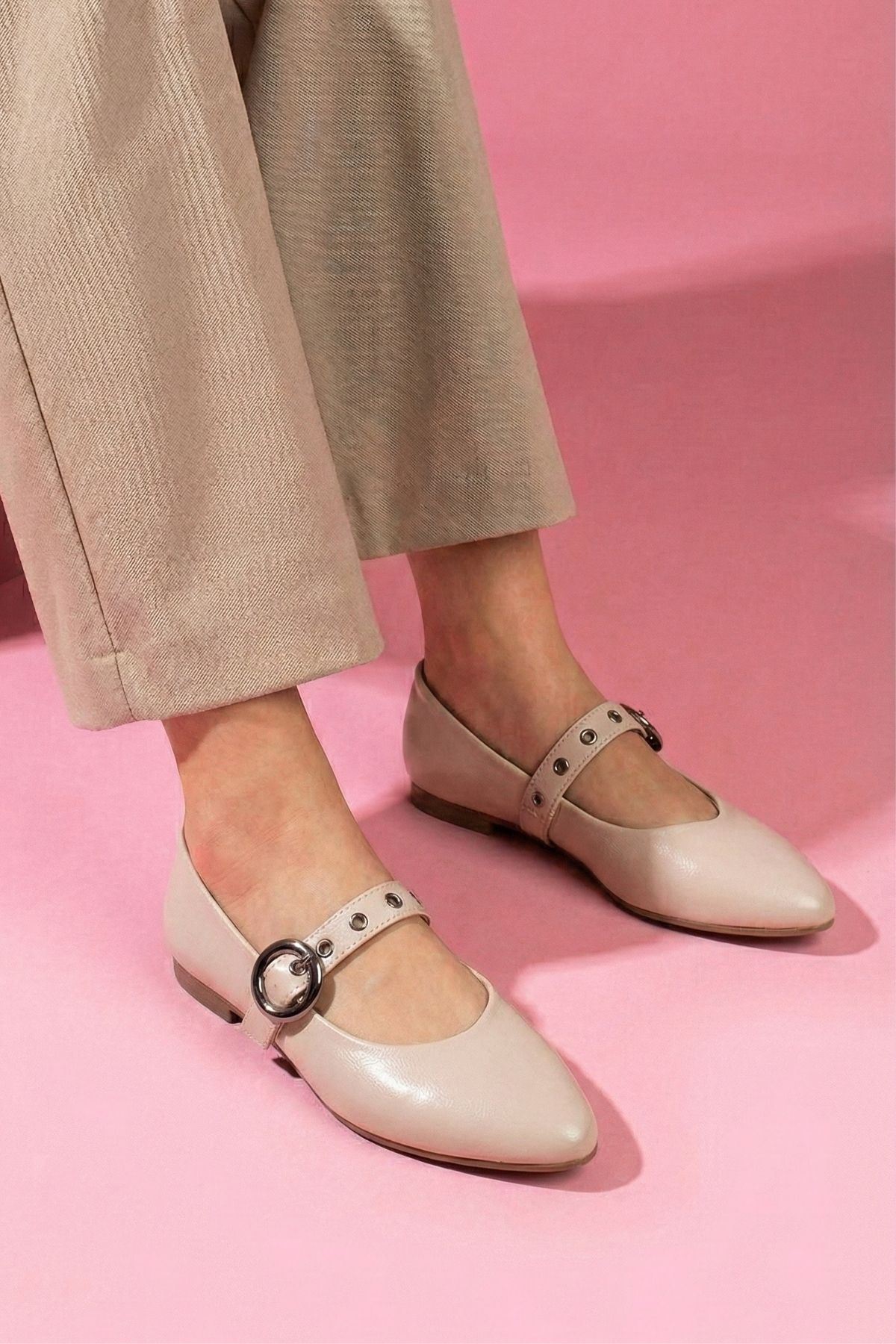 Allegra Bej Cilt Nikel Halka Tokalı Kemer Bantlı Babet