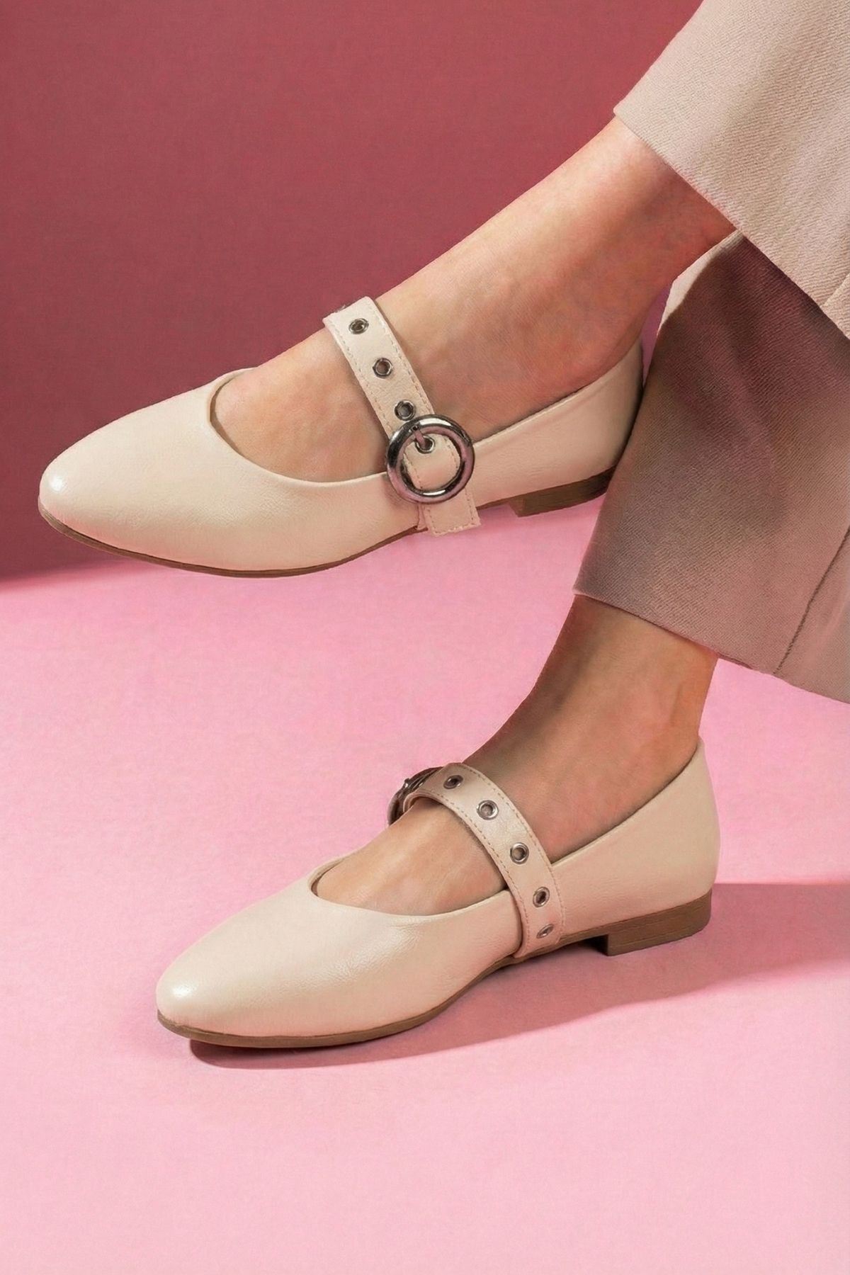 Allegra Bej Cilt Nikel Halka Tokalı Kemer Bantlı Babet