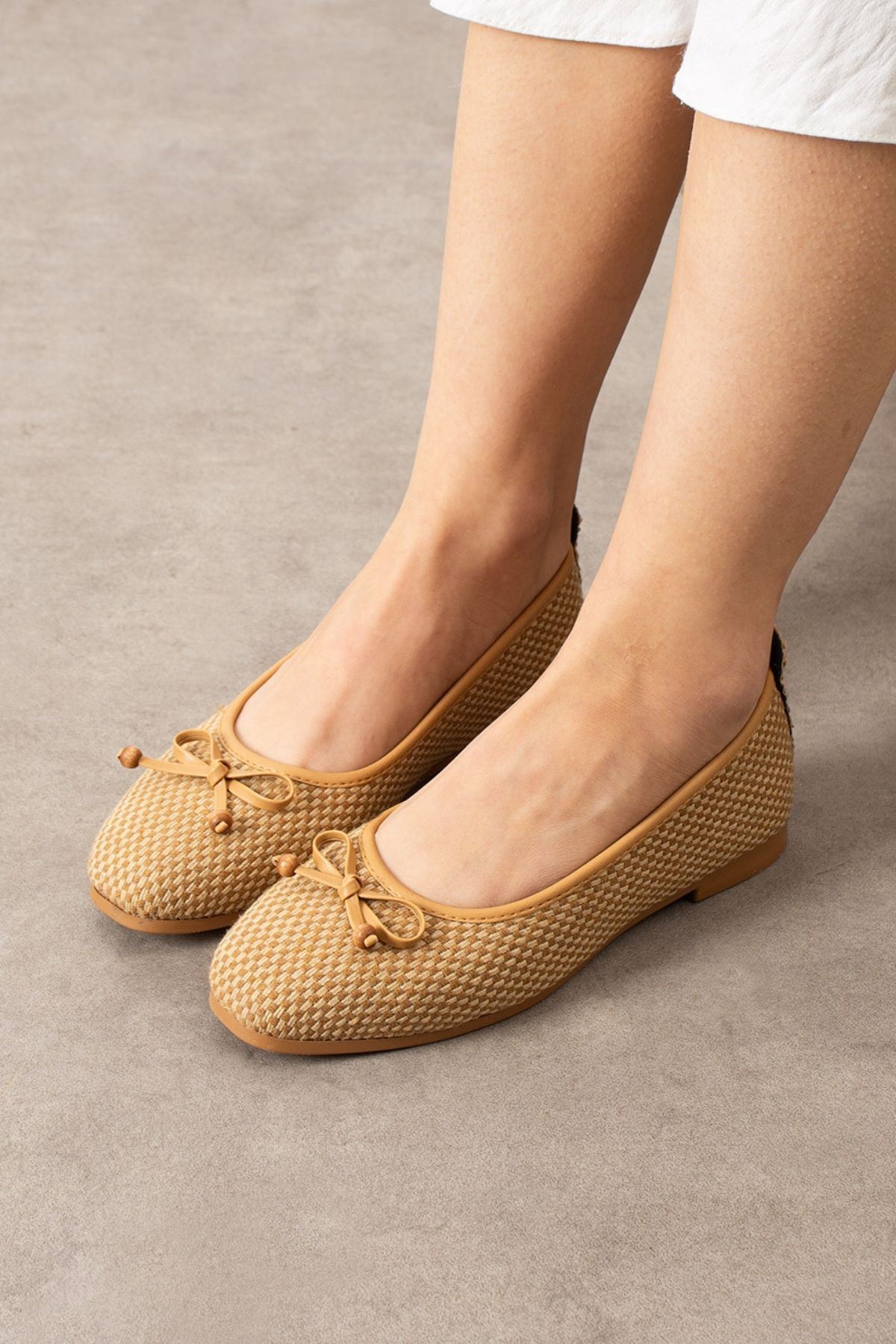 Fiora Damalı Vizon Fiyonklu Ahşap Boncuk Detaylı Babet