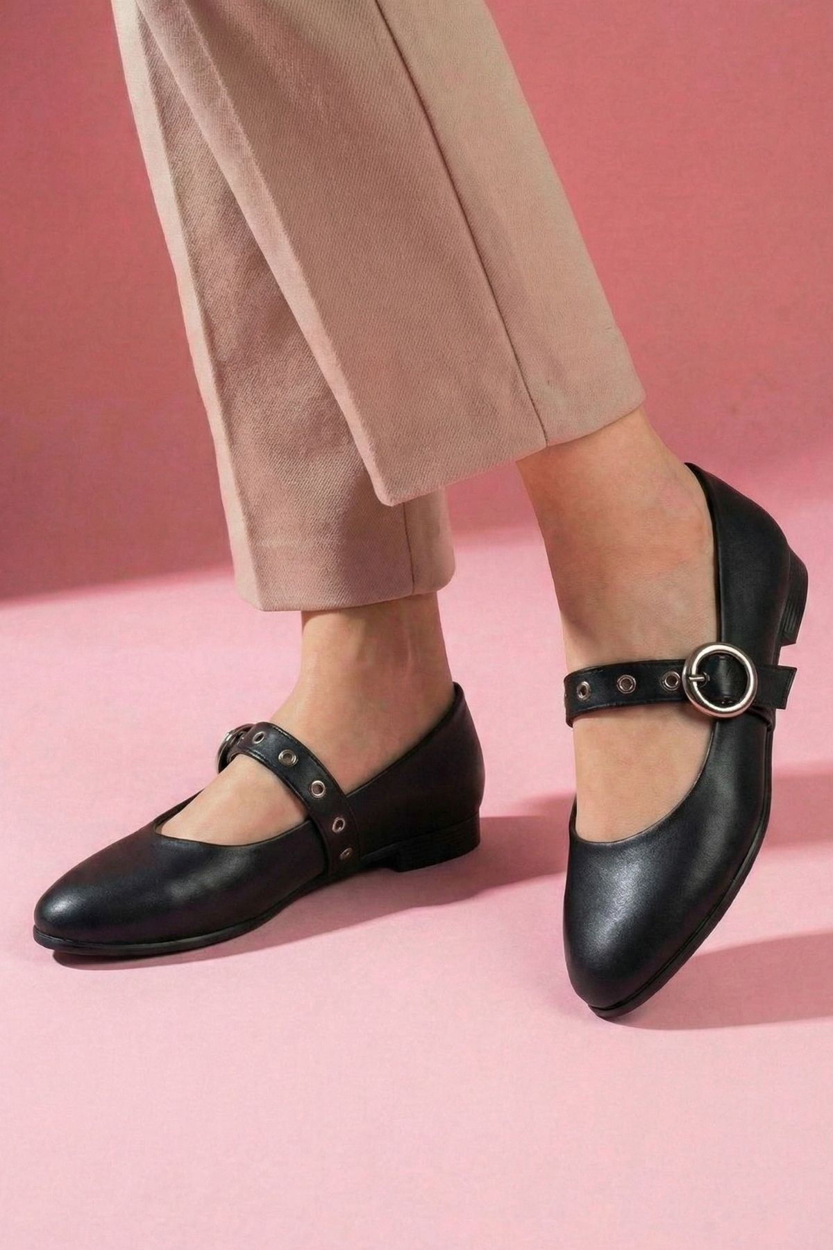 Allegra Siyah Cilt Nikel Halka Tokalı Kemer Bantlı Babet