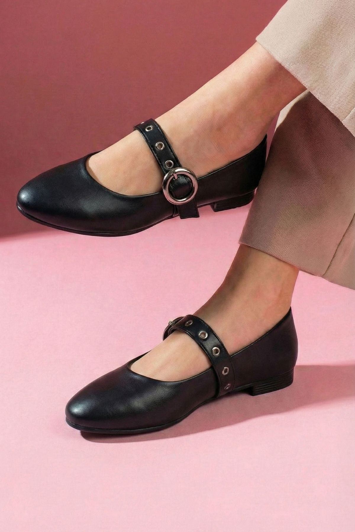 Allegra Siyah Cilt Nikel Halka Tokalı Kemer Bantlı Babet