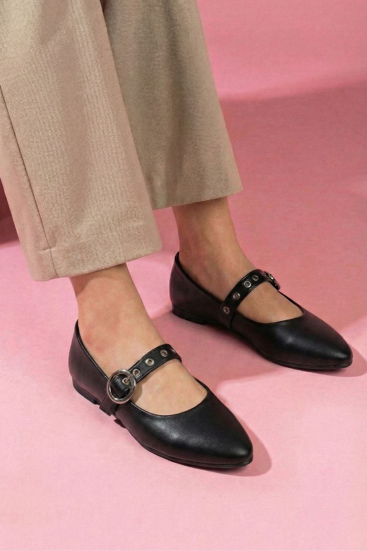 Allegra Siyah Cilt Nikel Halka Tokalı Kemer Bantlı Babet
