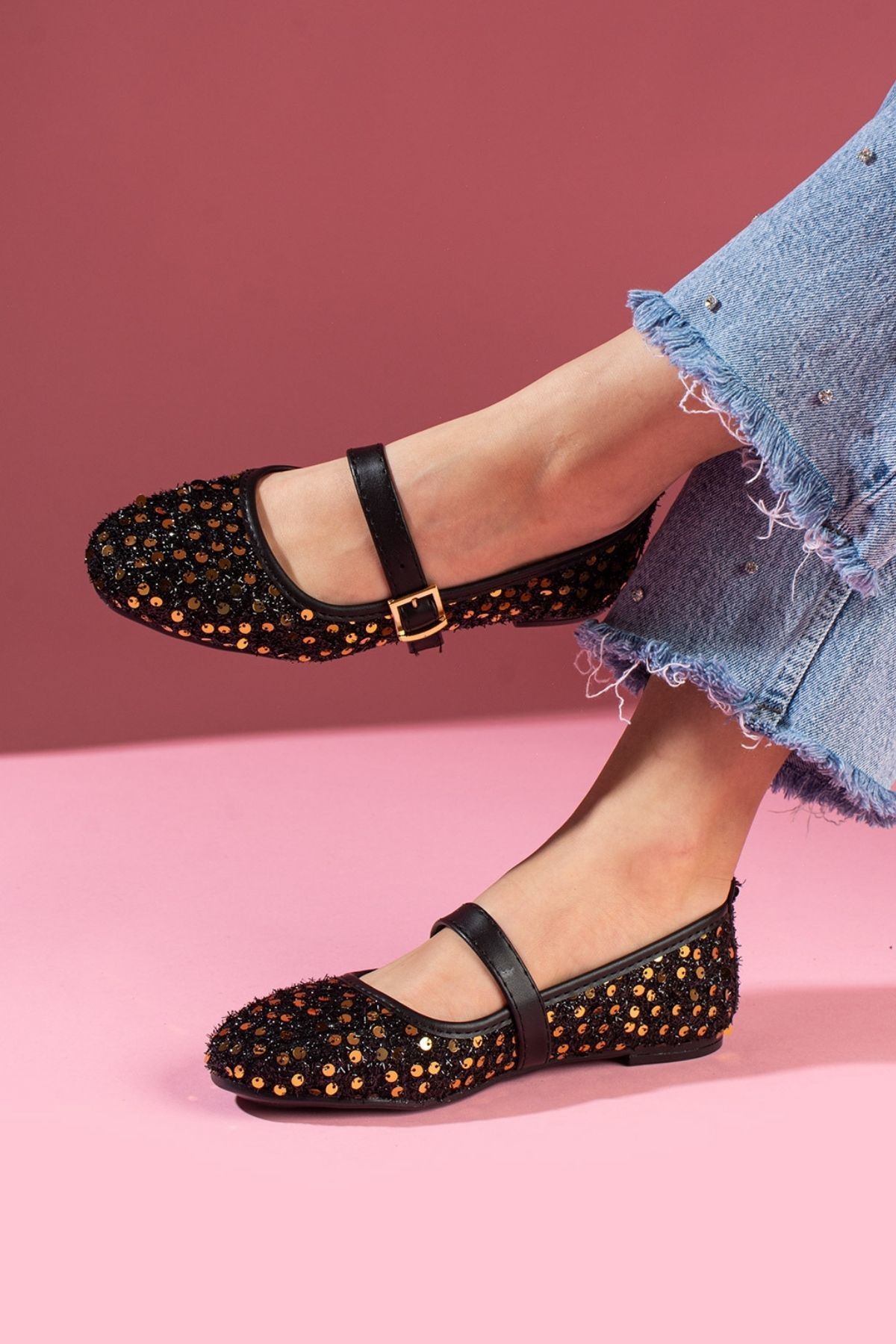 Aurora Siyah Altın Pullu Payetli Gold Tokalı Tek Bant Babet