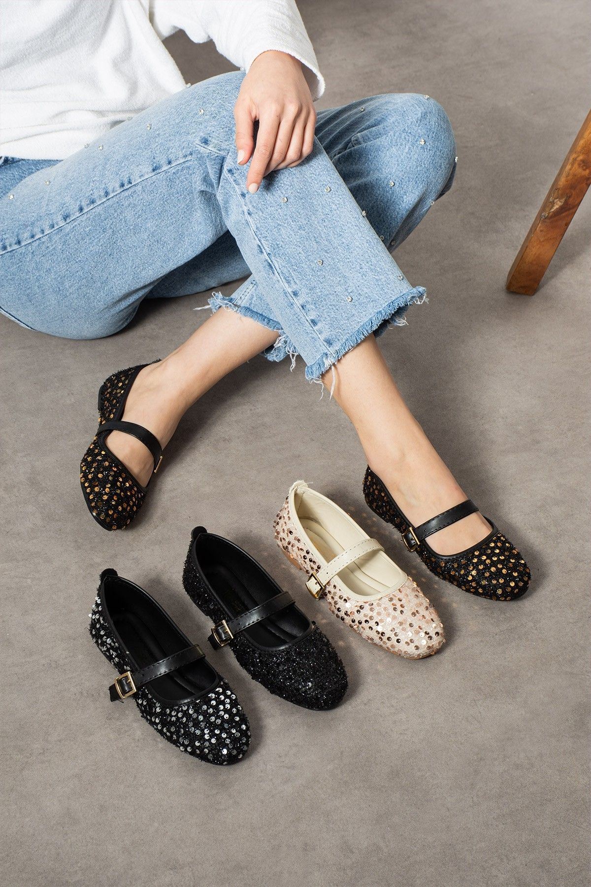 Aurora Siyah Altın Pullu Payetli Gold Tokalı Tek Bant Babet