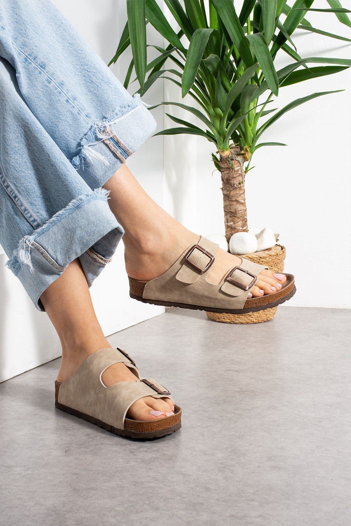 Arona Bej Nubuk Çift Bantlı Ortopedik Mantar Taban Premium Terlik