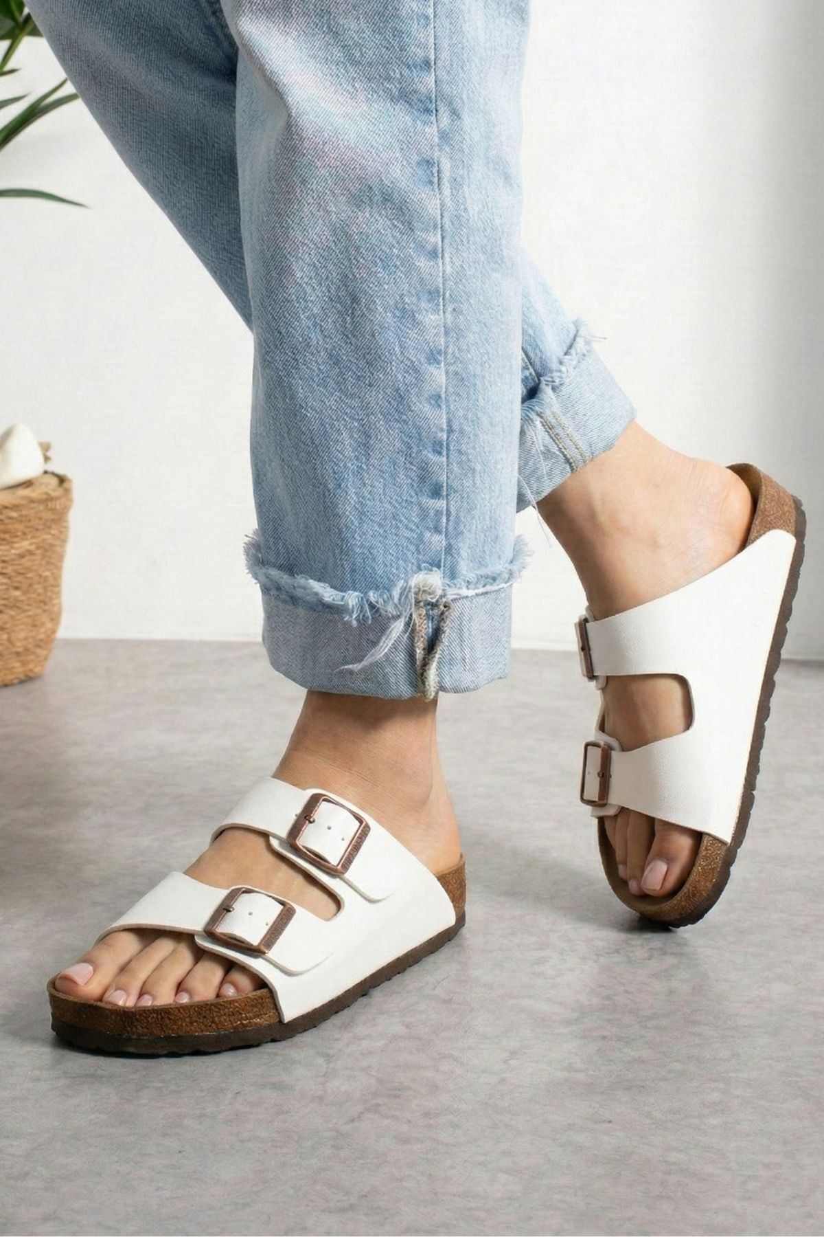 Arona Beyaz Nubuk Çift Bantlı Ortopedik Mantar Taban Premium Terlik